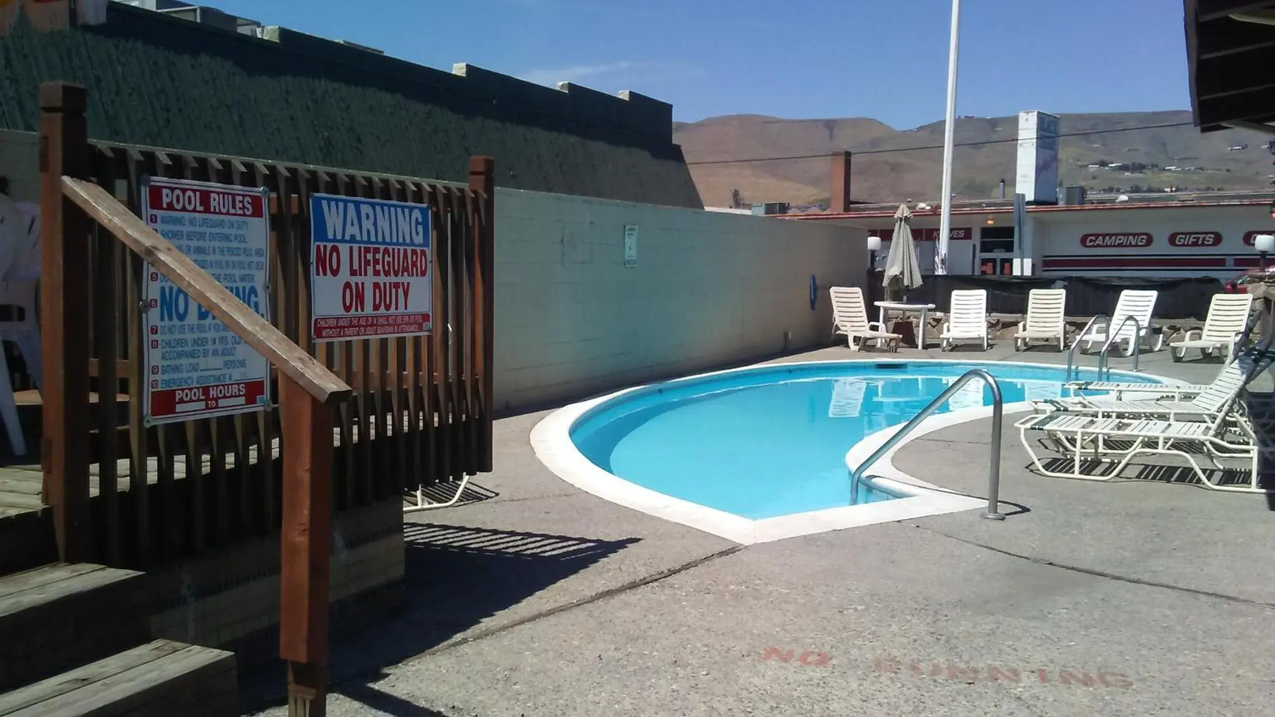 , Swimming Pool in Cedars Inn Lewiston