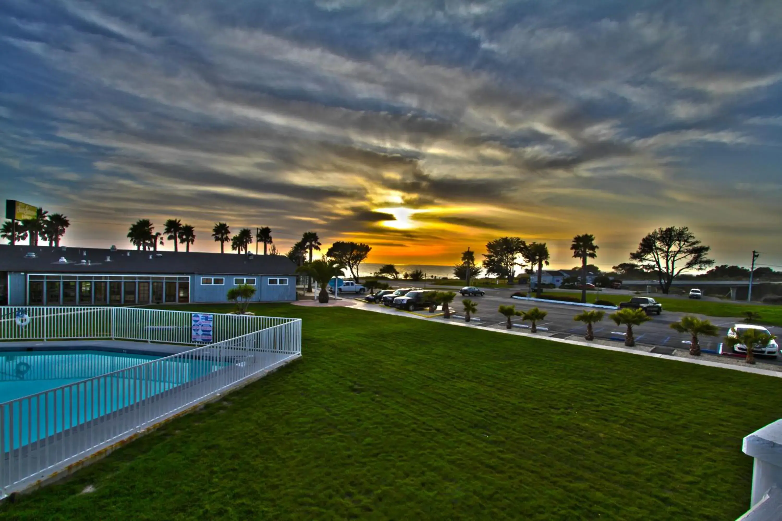 Facade/entrance in San Simeon Lodge Facade/entrance in San Simeon Lodge