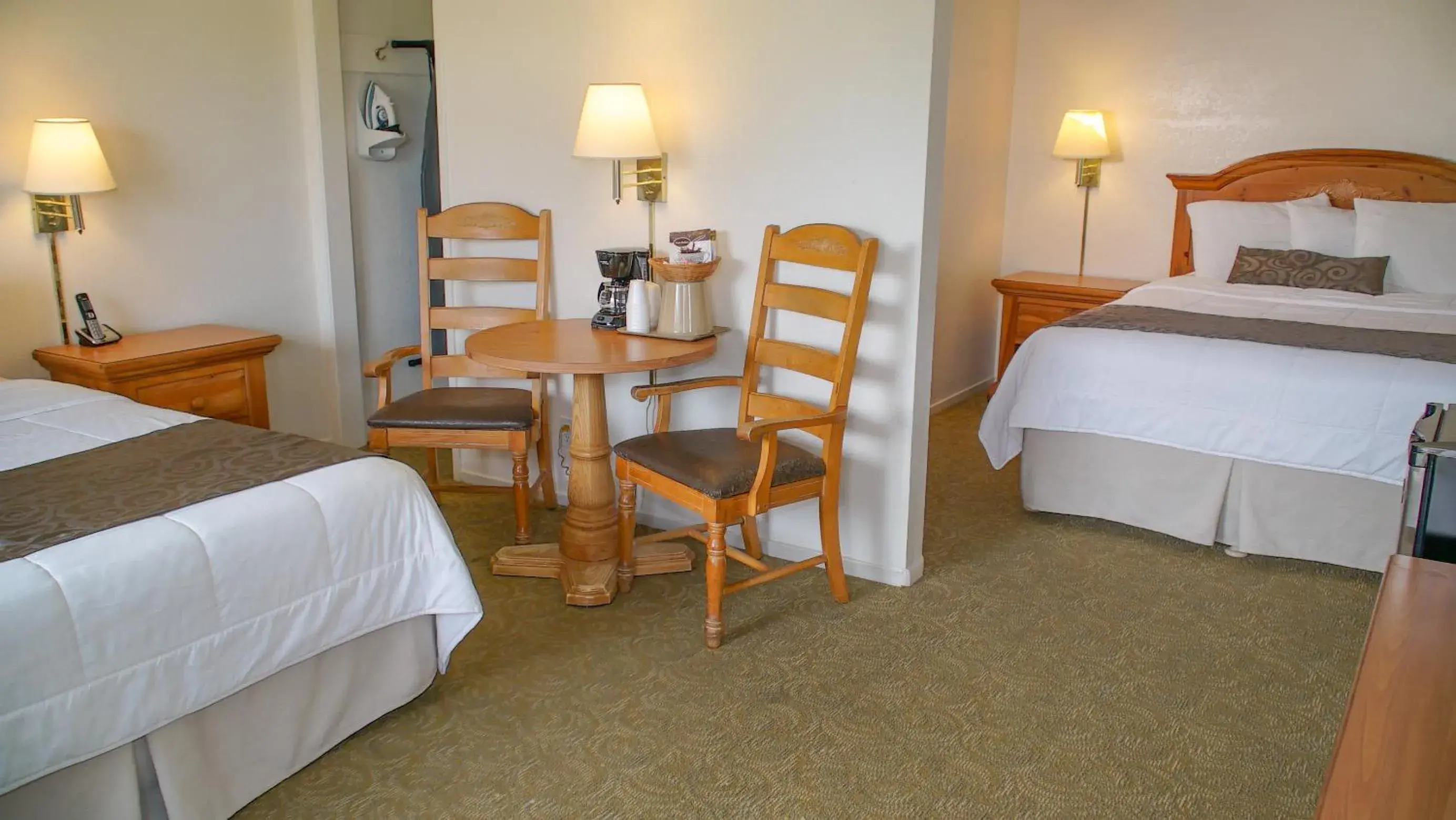 Bed in San Simeon Lodge Bed in San Simeon Lodge