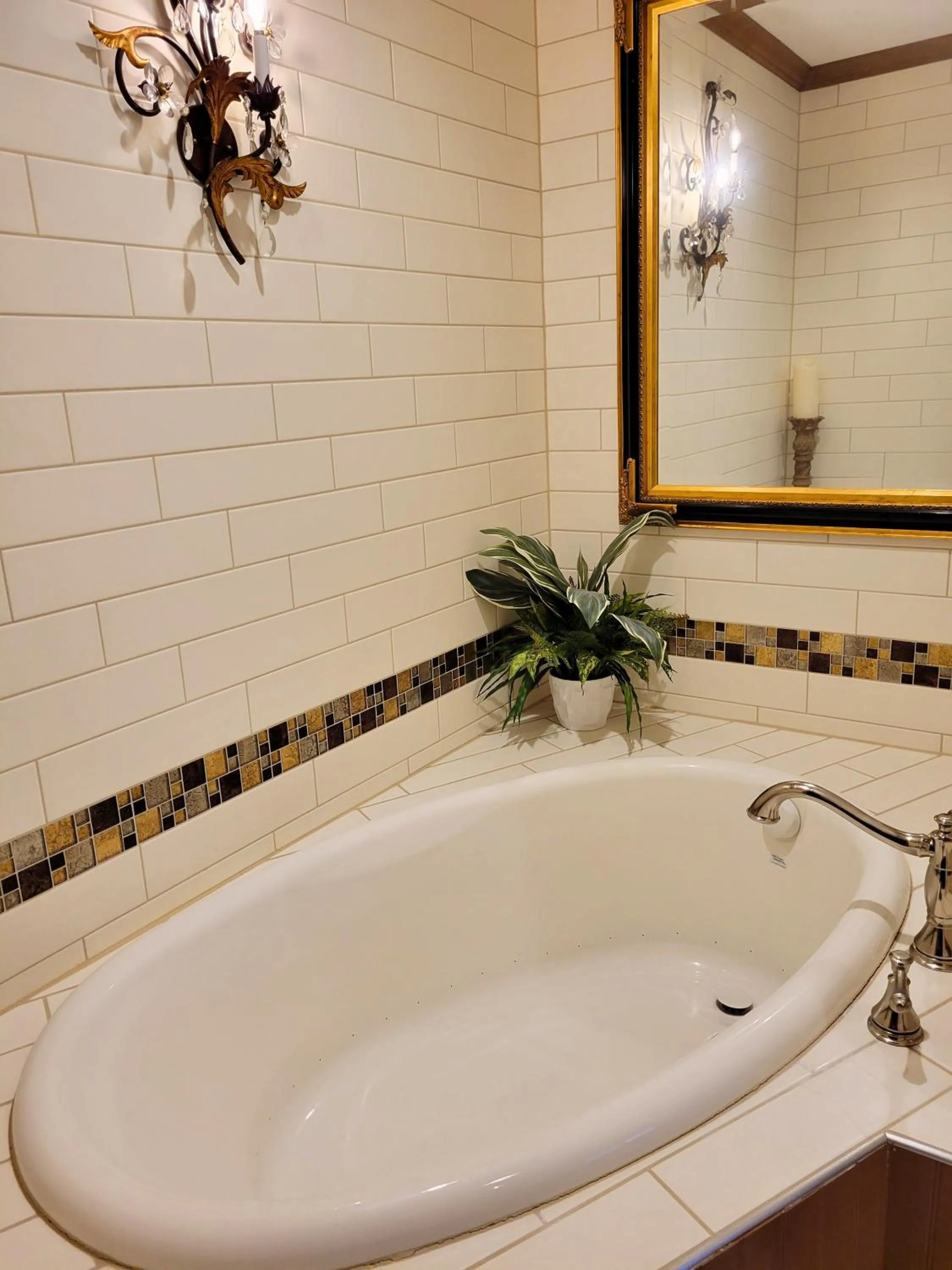 Bath in Altland House Inn & Suites
