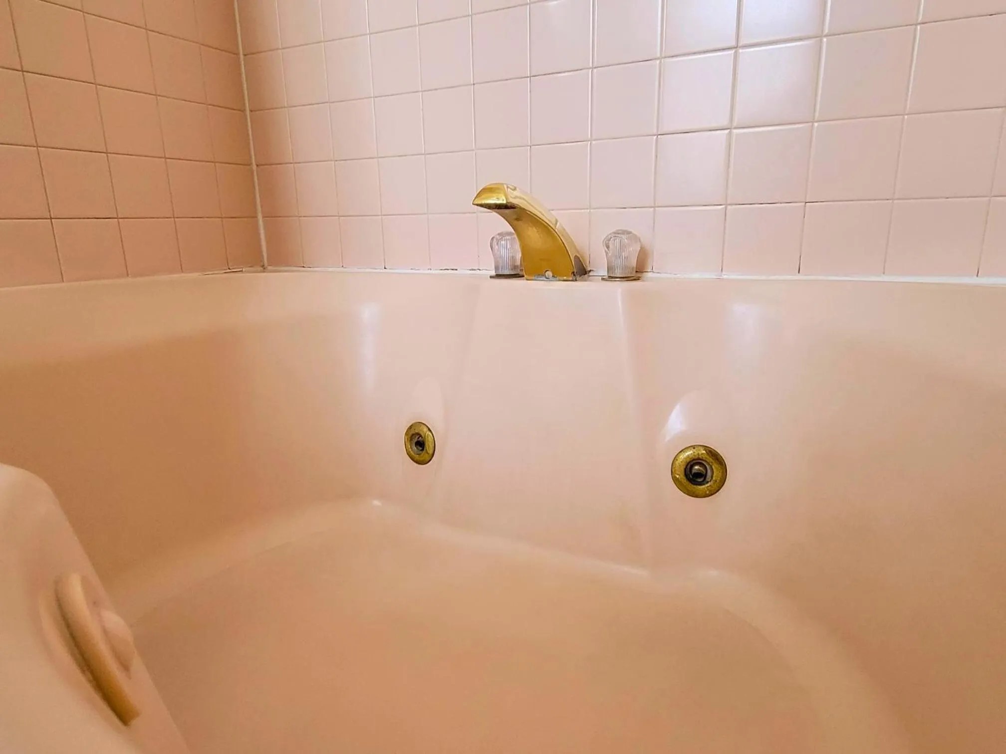 Bath in Altland House Inn & Suites