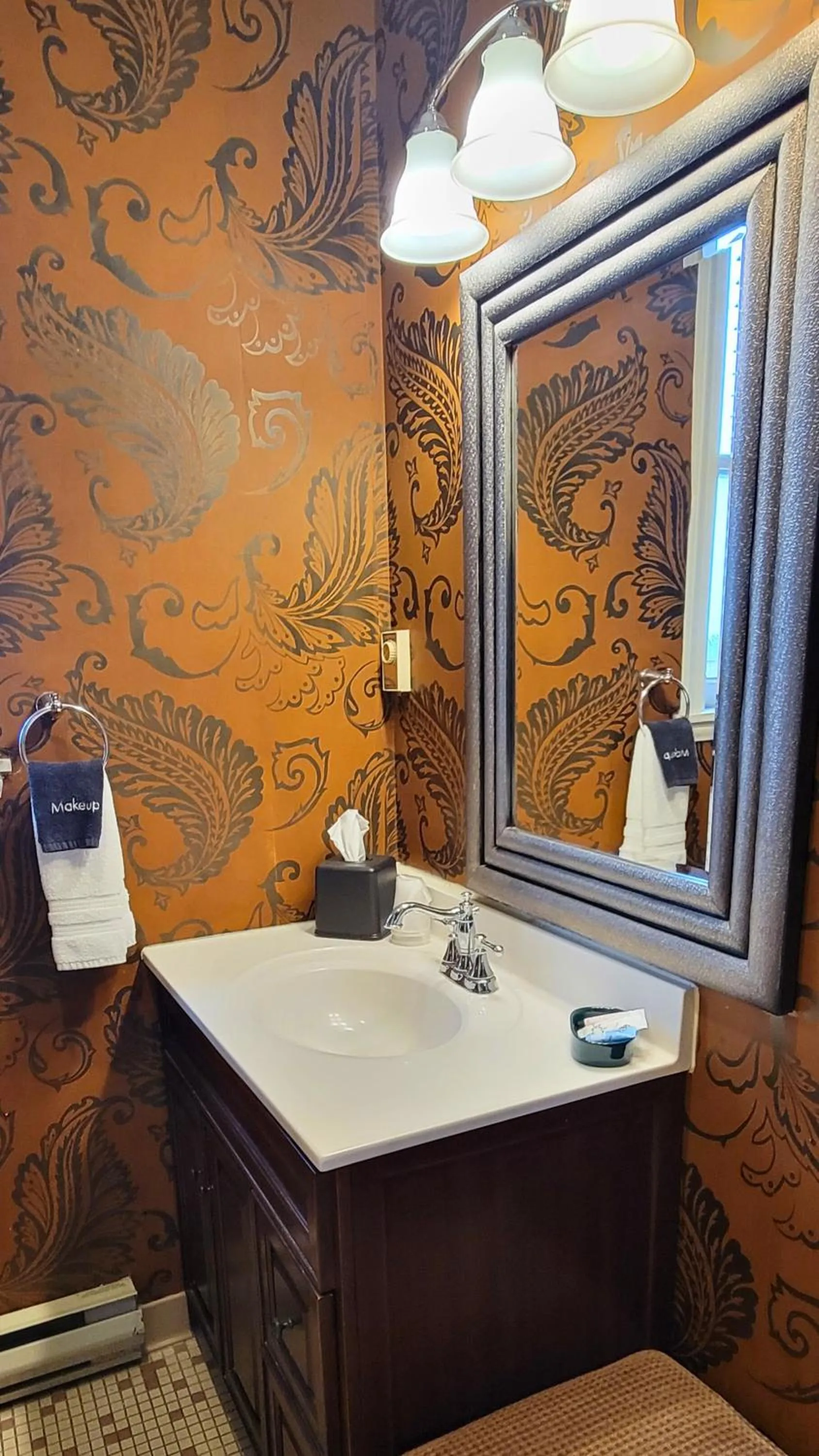 Bathroom in Altland House Inn & Suites