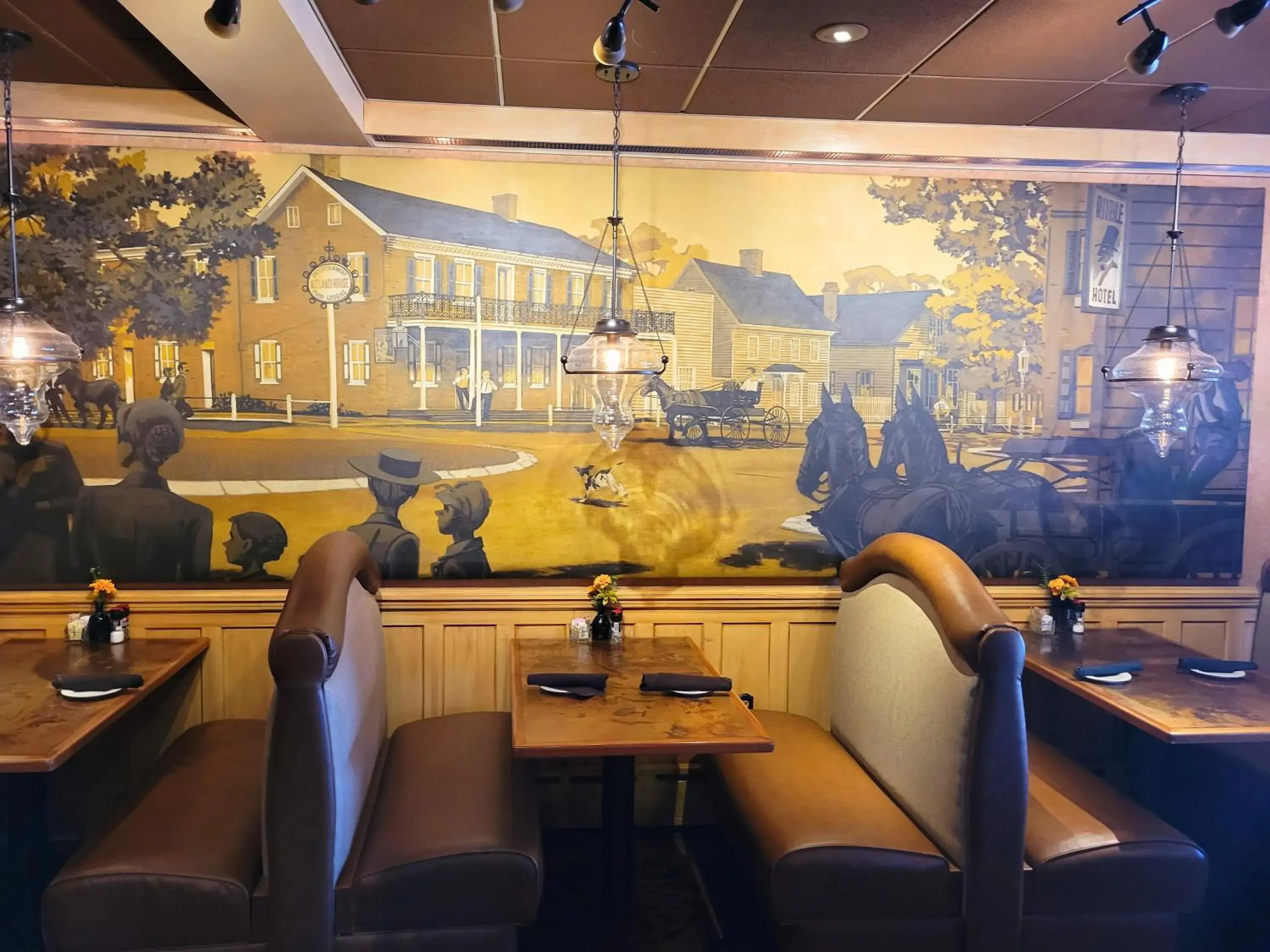 Restaurant/places to eat in Altland House Inn & Suites Restaurant/places to eat in Altland House Inn & Suites