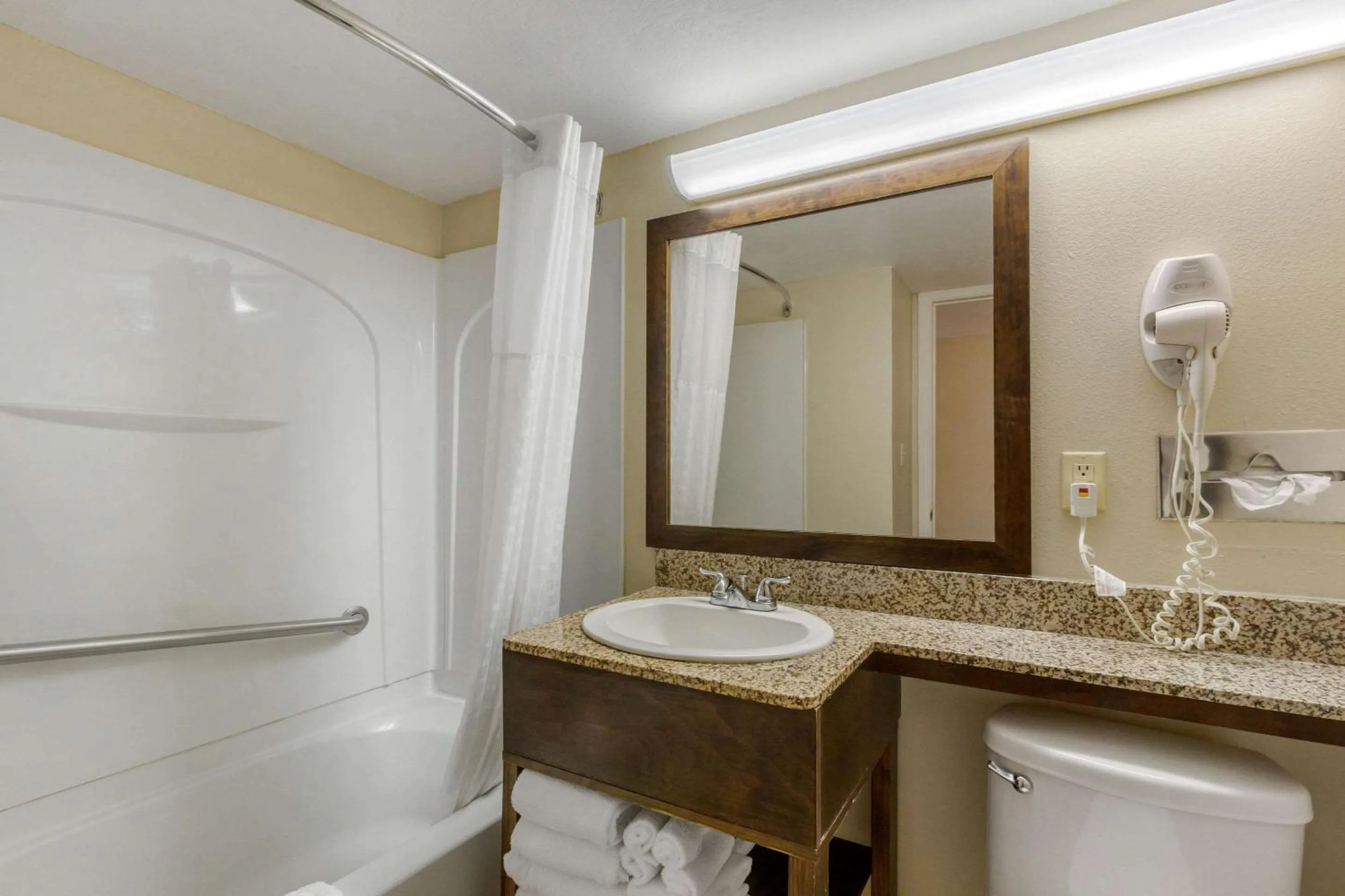 Bedroom in Comfort Inn St Petersburg North