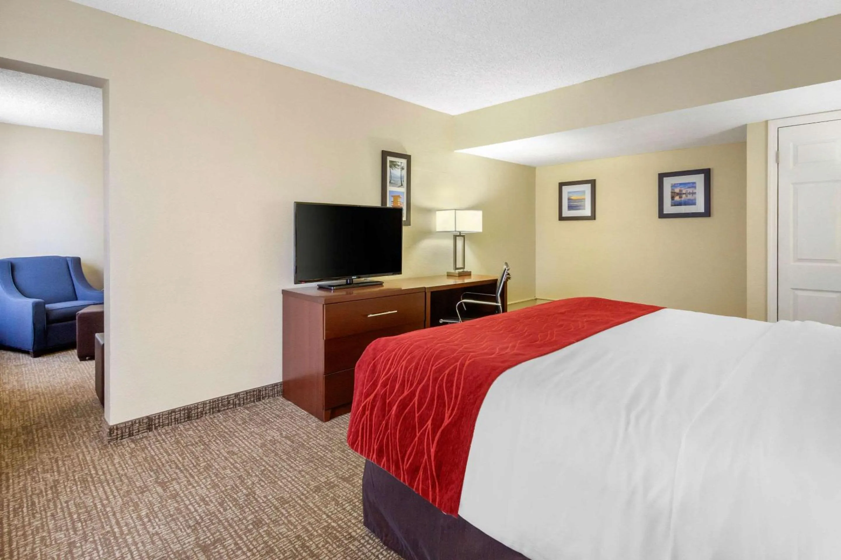 Bedroom, Bed in Comfort Inn St Petersburg North