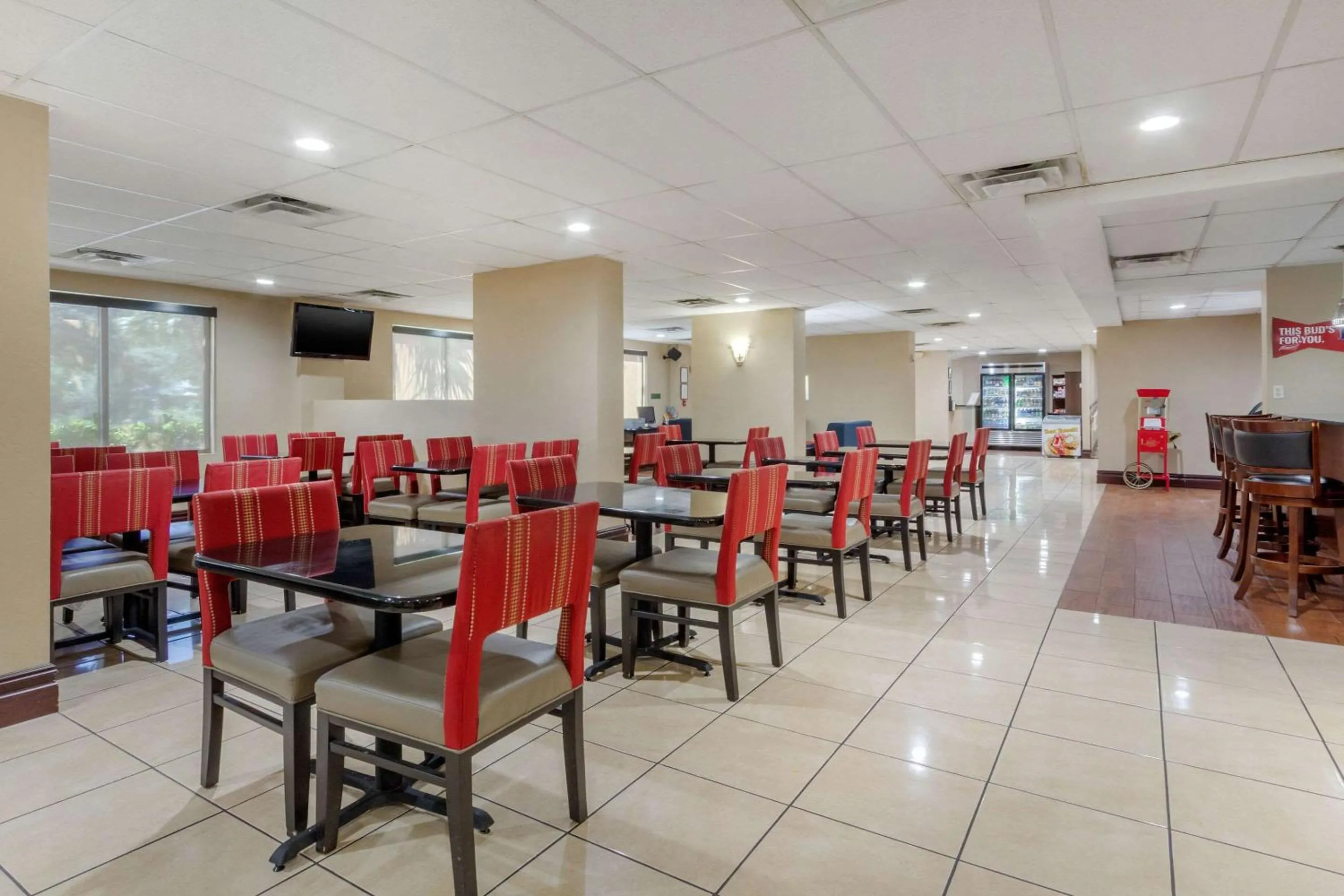 Breakfast in Comfort Inn St Petersburg North