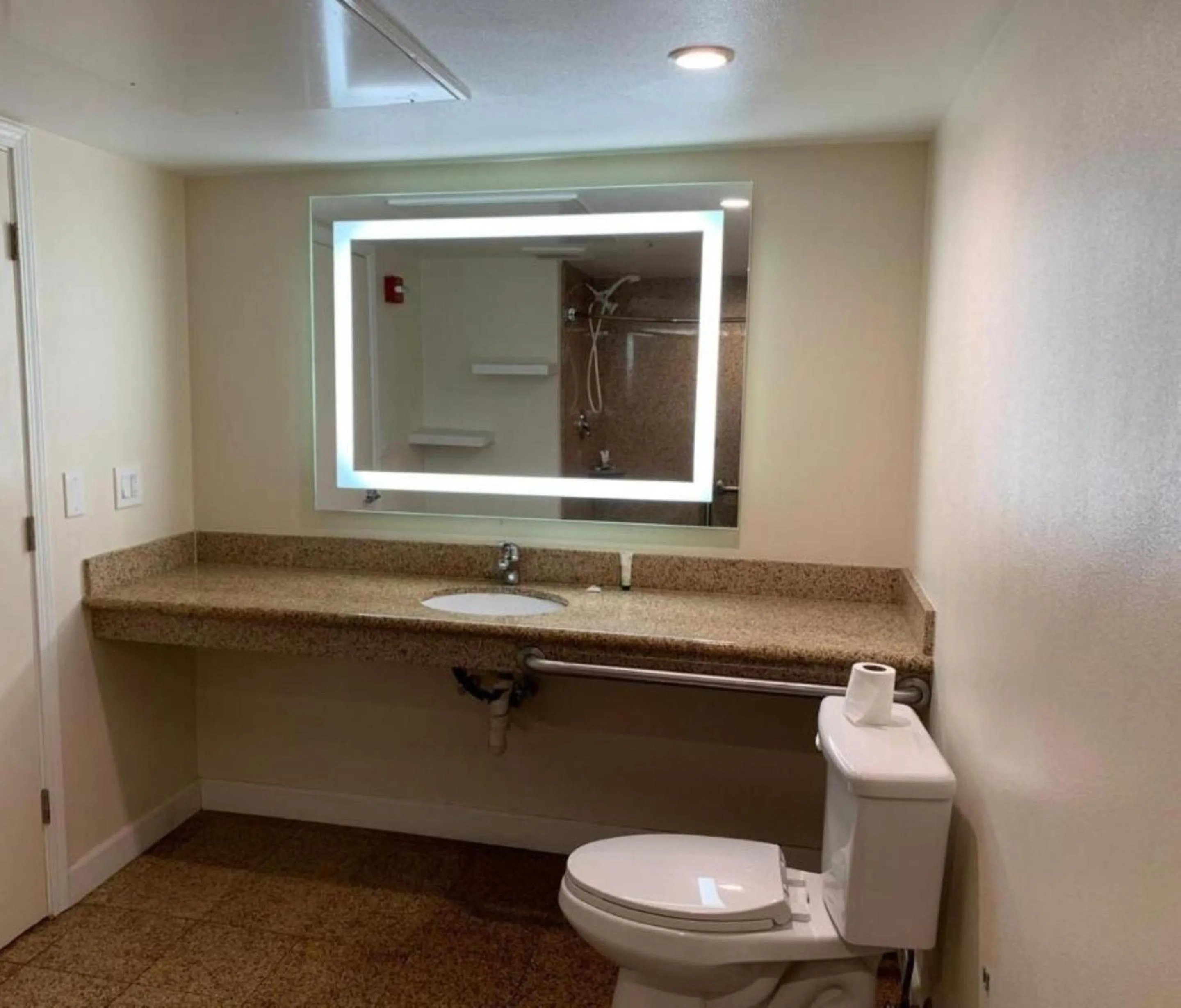 Bedroom in Motel 6 Vallejo, CA - Napa Valley