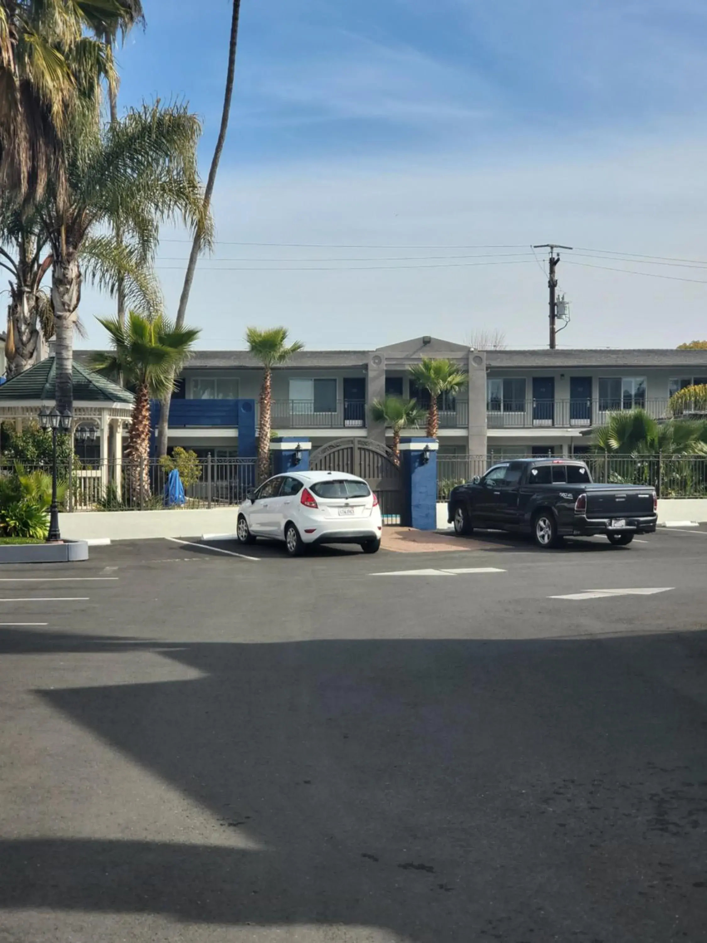 Property building in Motel 6 Vallejo, CA - Napa Valley Property building in Motel 6 Vallejo, CA - Napa Valley