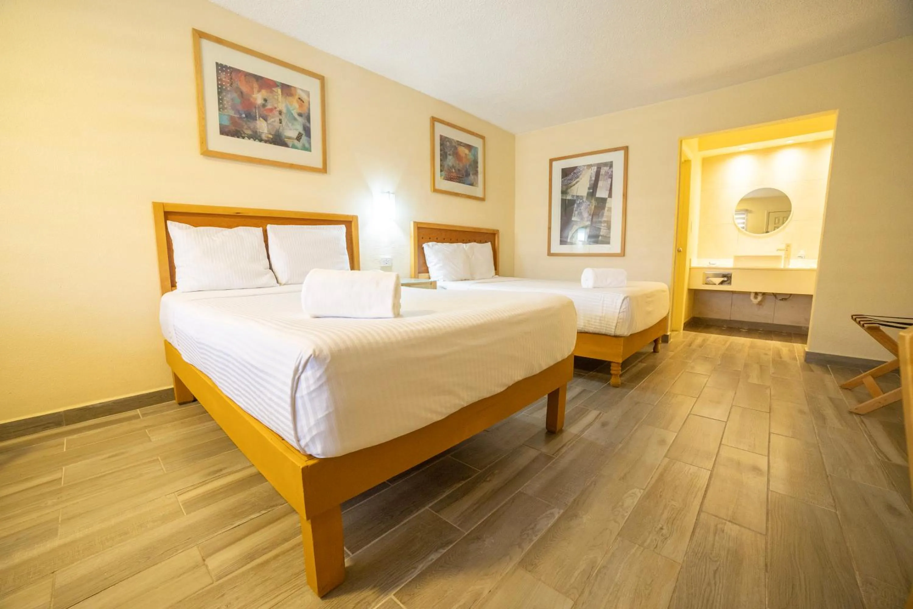 Photo of the whole room, Bed in Hotel Colonial Ciudad Juarez