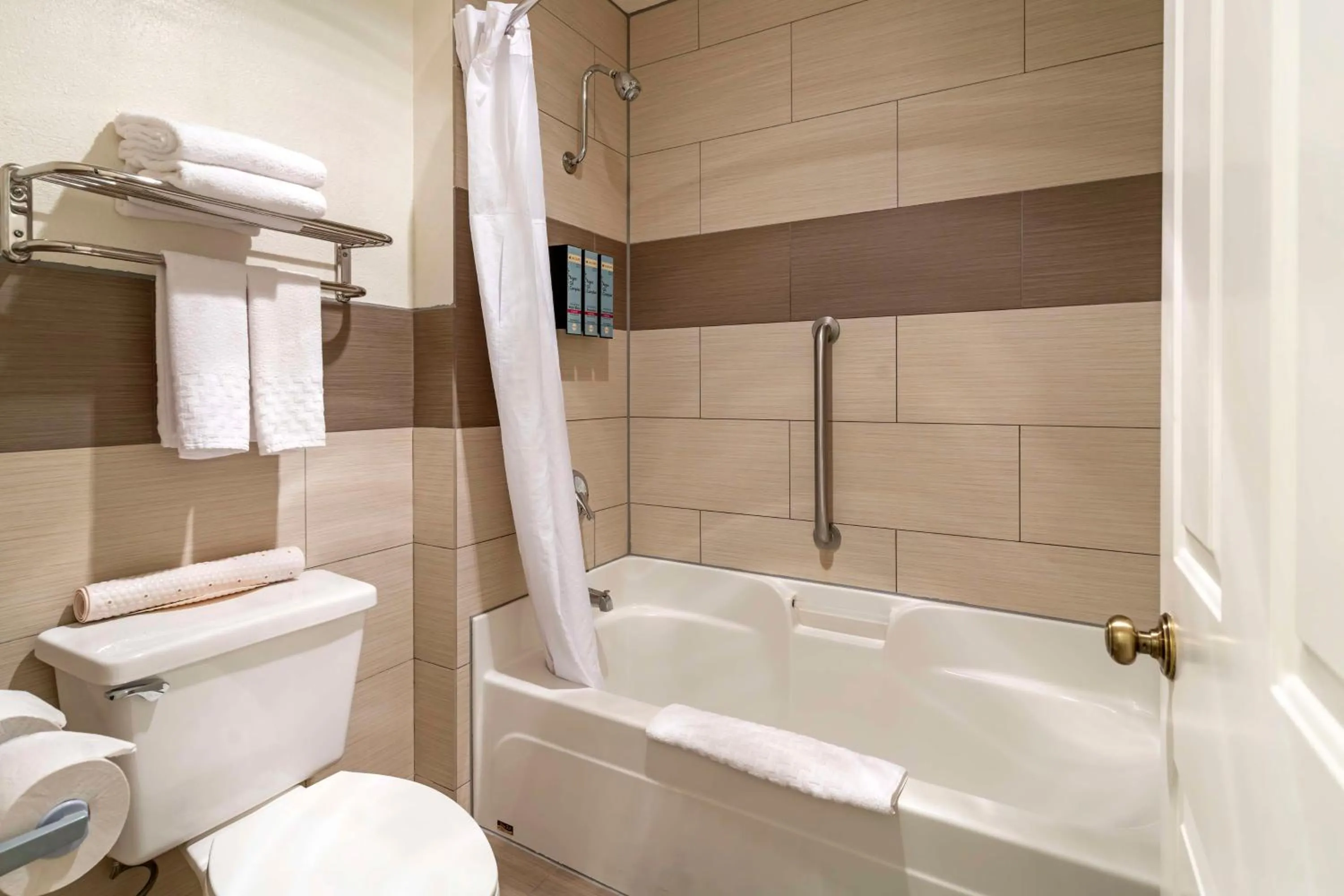 Bathroom in Best Western Corvallis