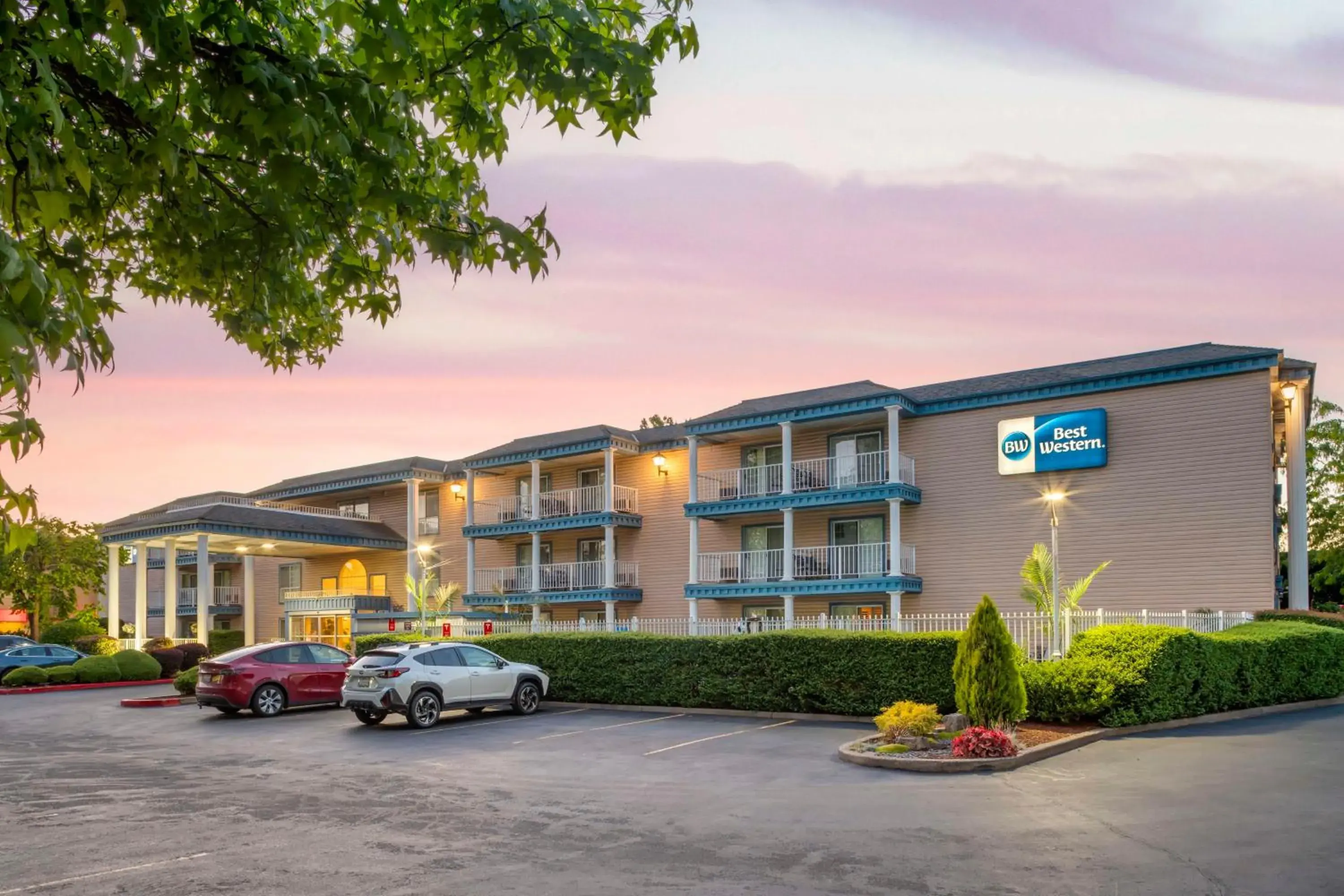 Property building in Best Western Corvallis Property building in Best Western Corvallis