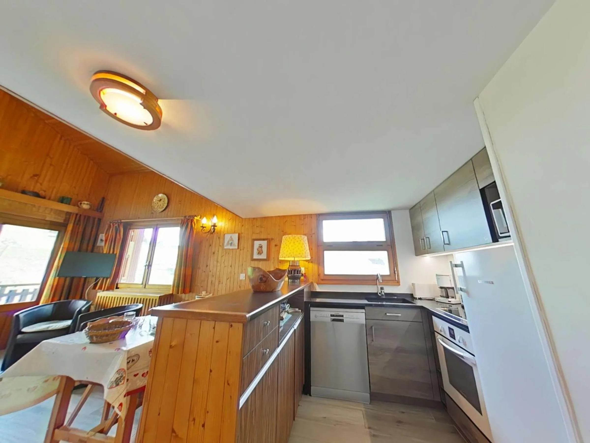 Appt 3 pièces avec mezzanine, 6 couchages, proche commerces et pistes, parking couvert - FR-1-241-189