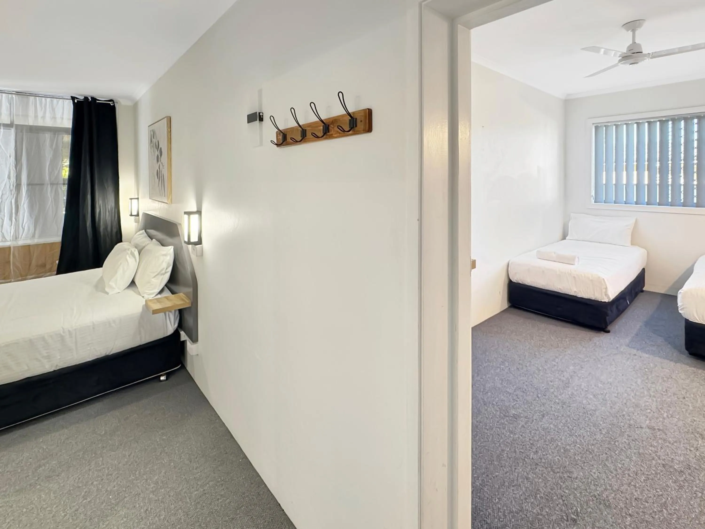 Photo of the whole room, Bed in Golden Sands Motor Inn