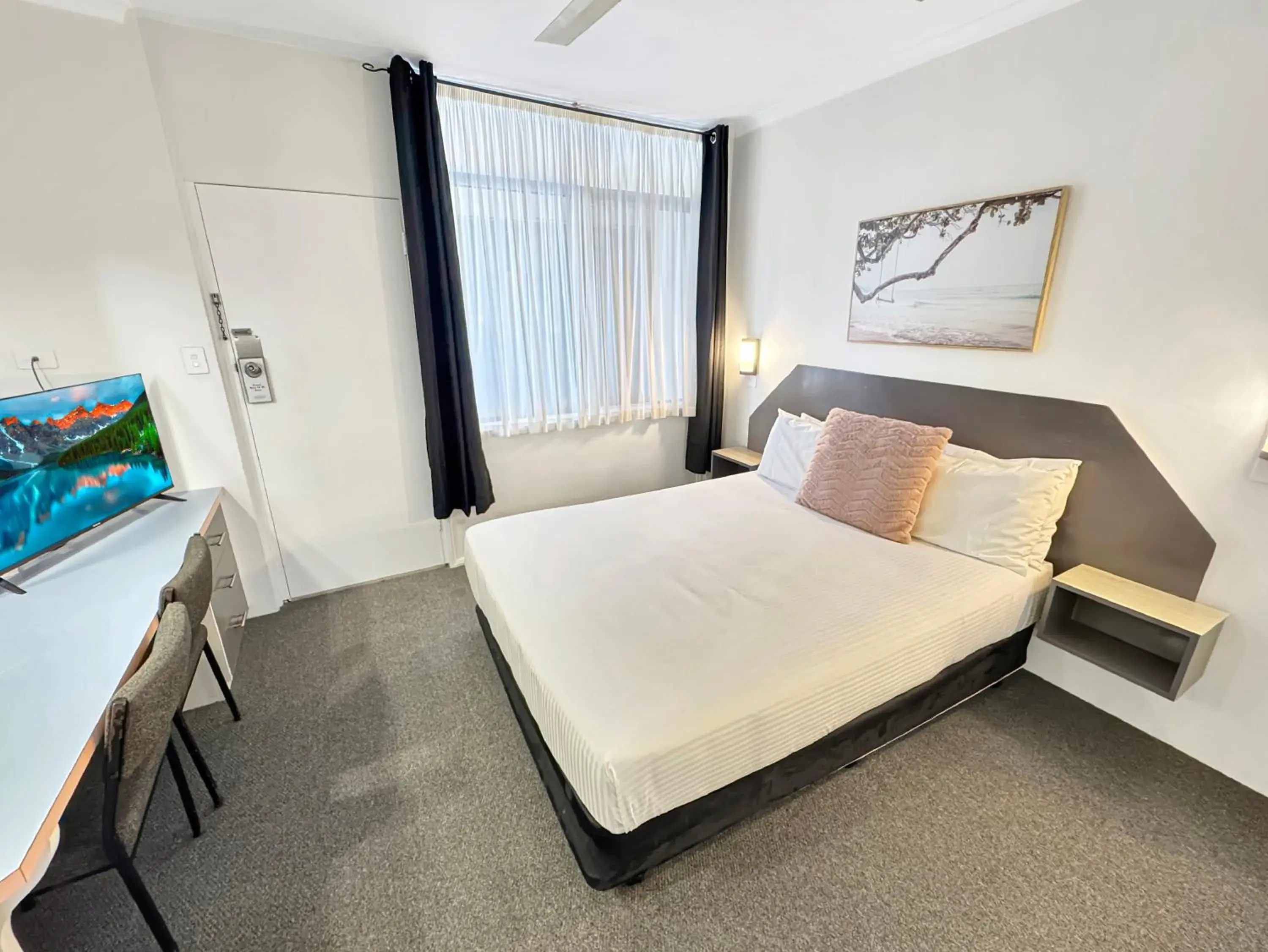 Standard Double Room in Golden Sands Motor Inn Standard Double Room in Golden Sands Motor Inn