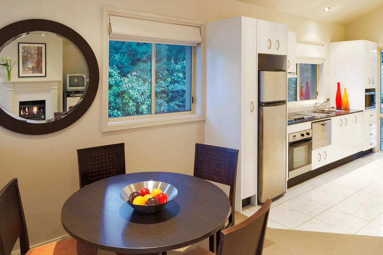 Dining area in Falls Mountain Retreat Blue Mountains