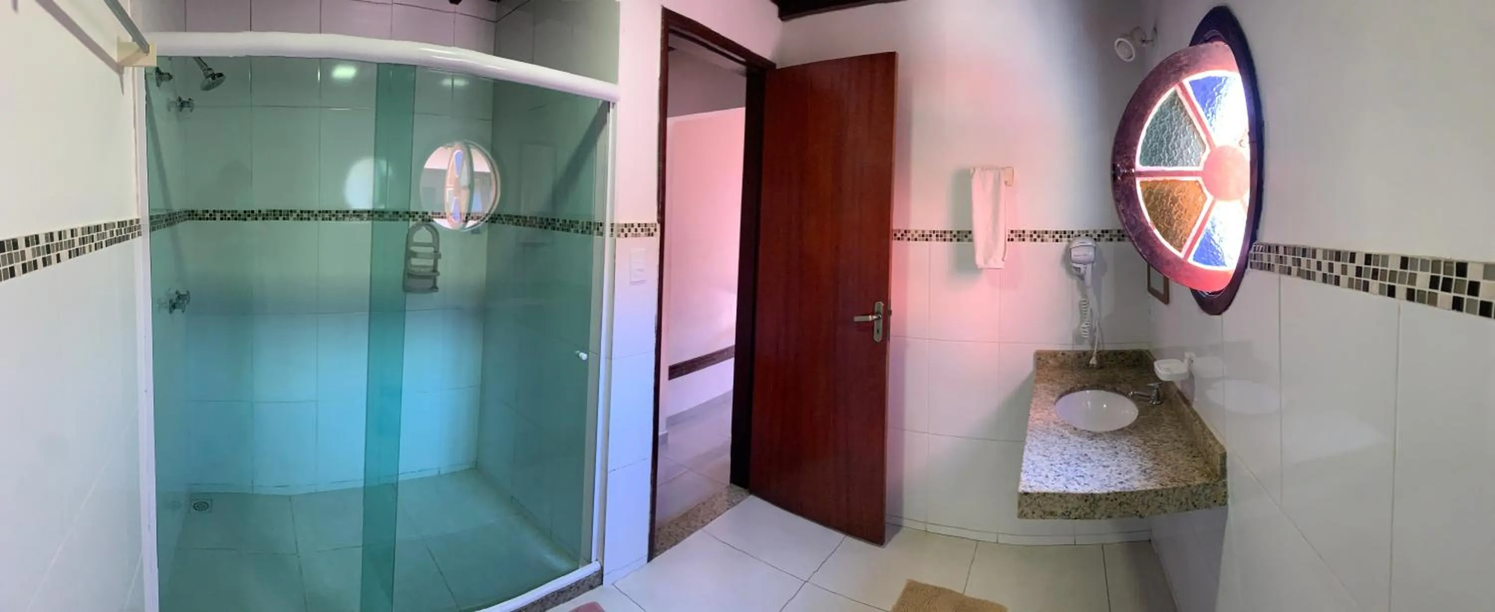 Bathroom in Bougainville Suítes