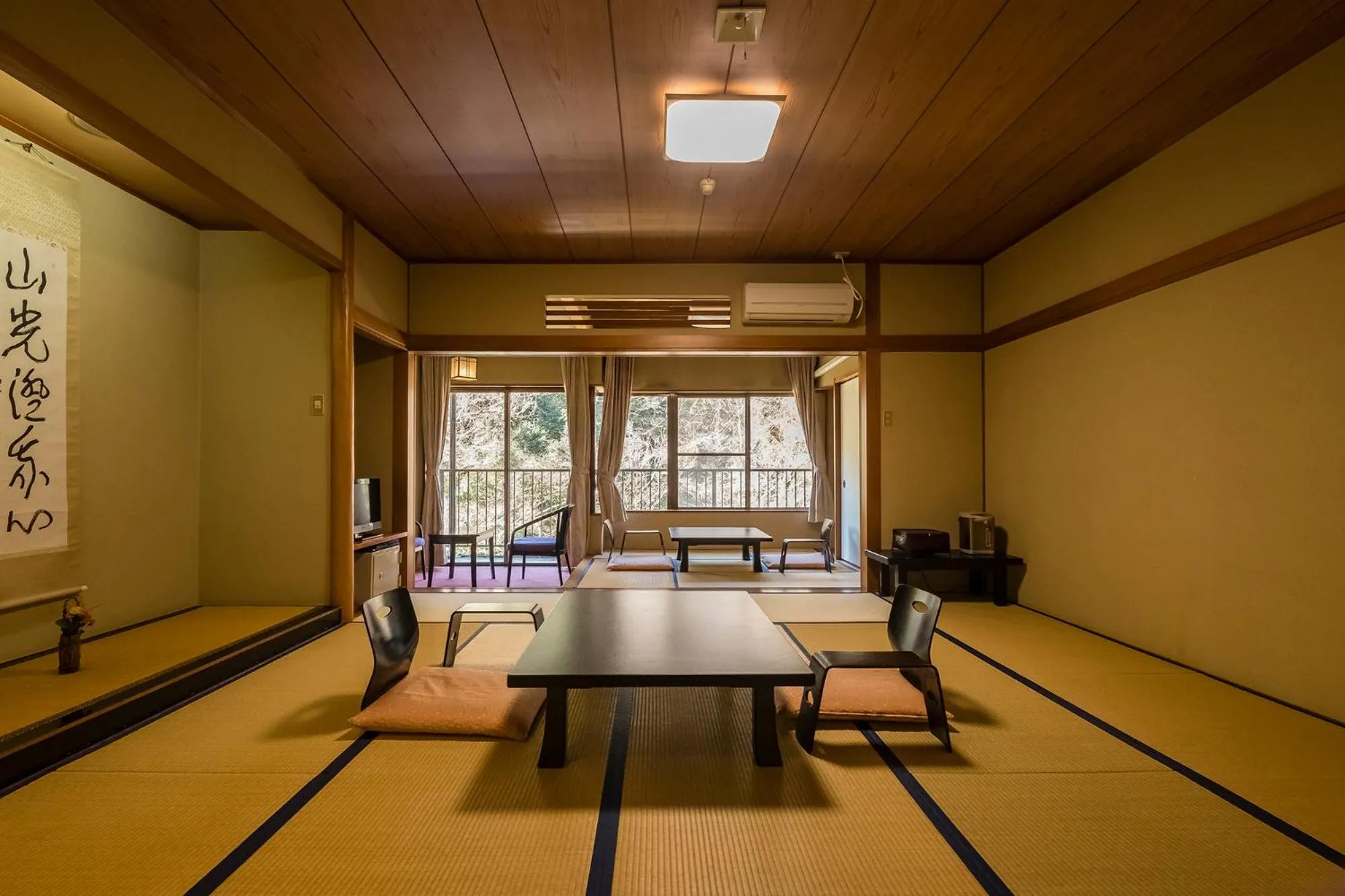 Photo of the whole room in Shiunso