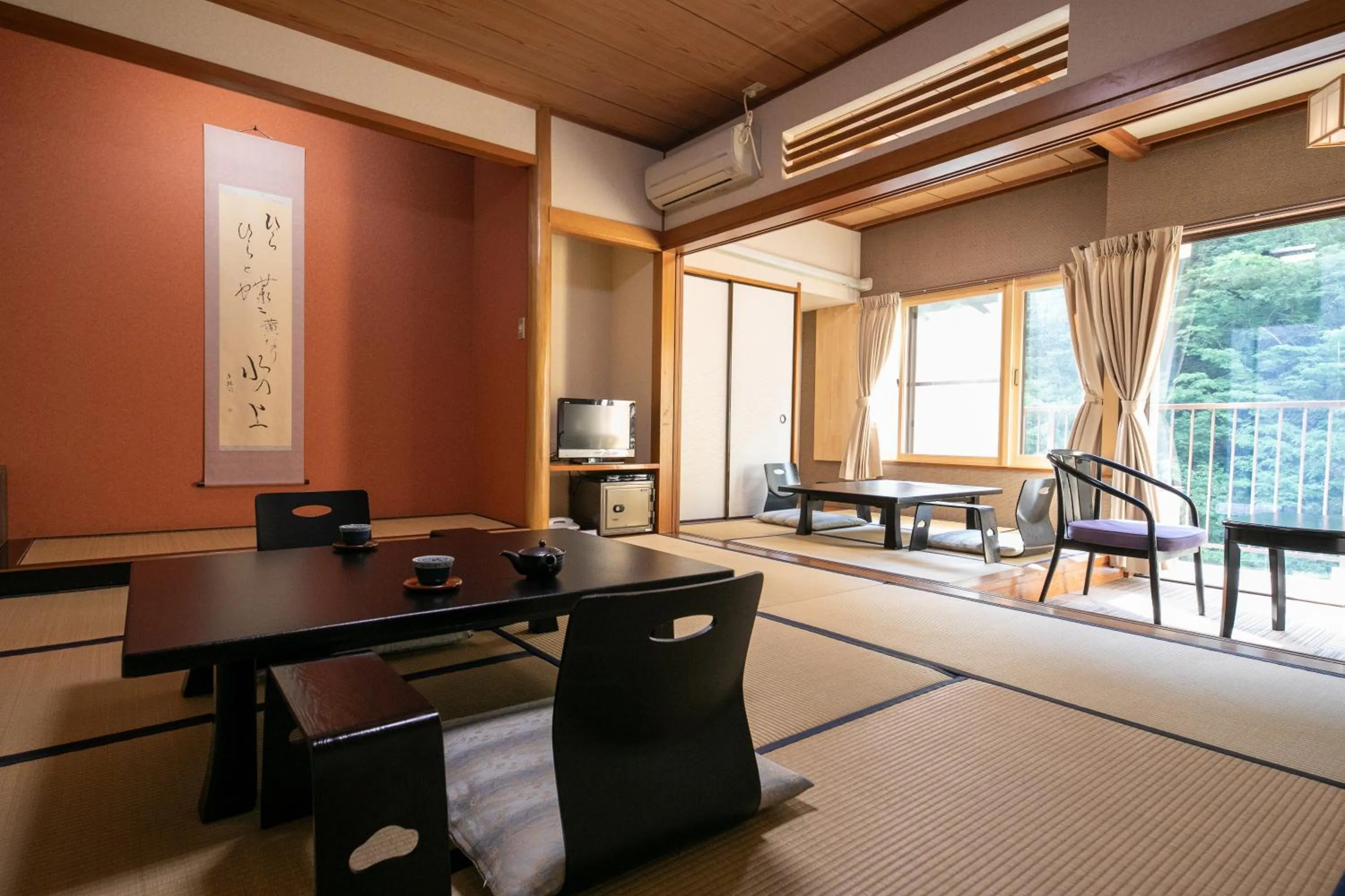 Photo of the whole room in Shiunso