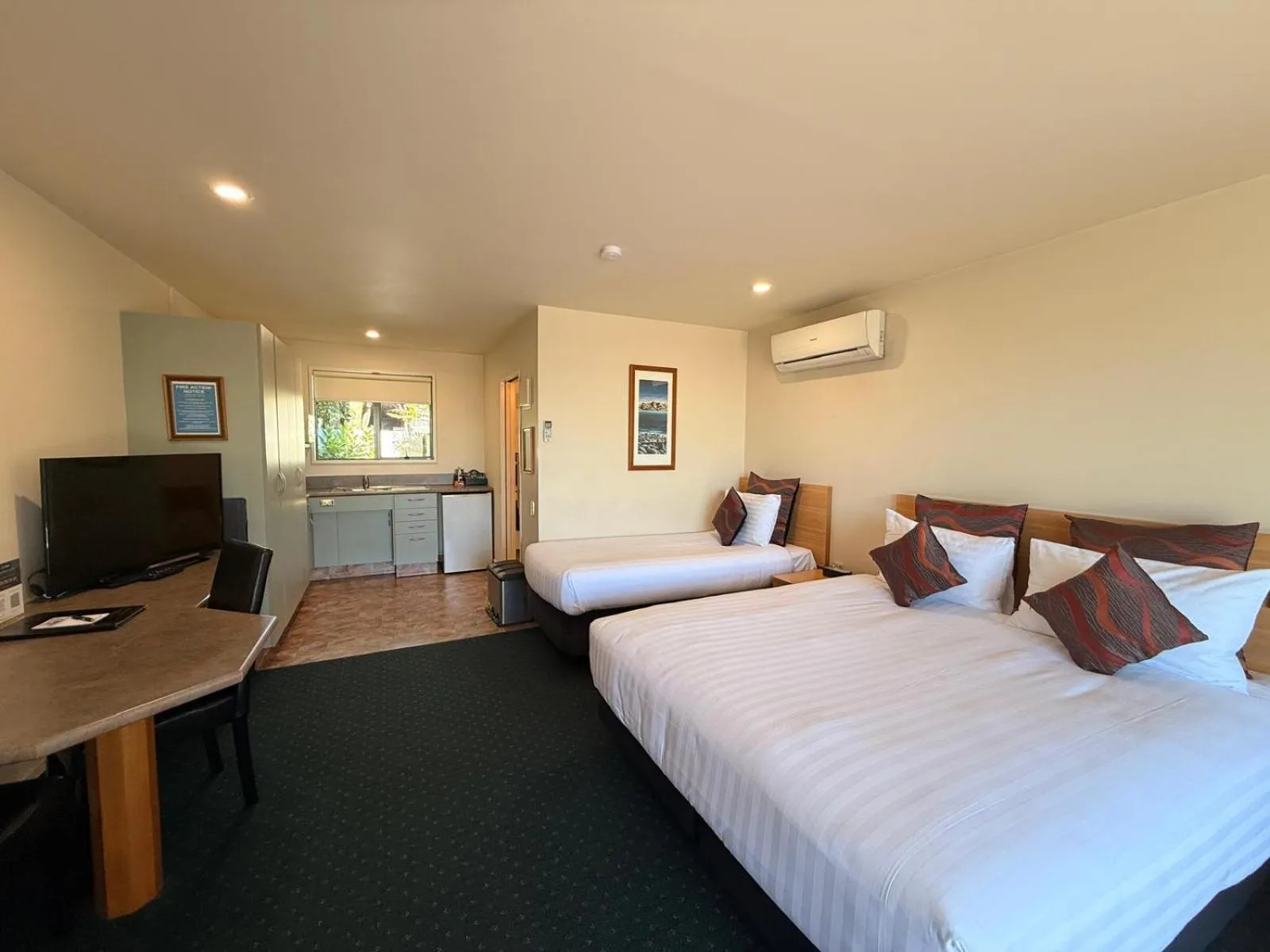 Bedroom, Bed in ASURE Ashley Motor Lodge