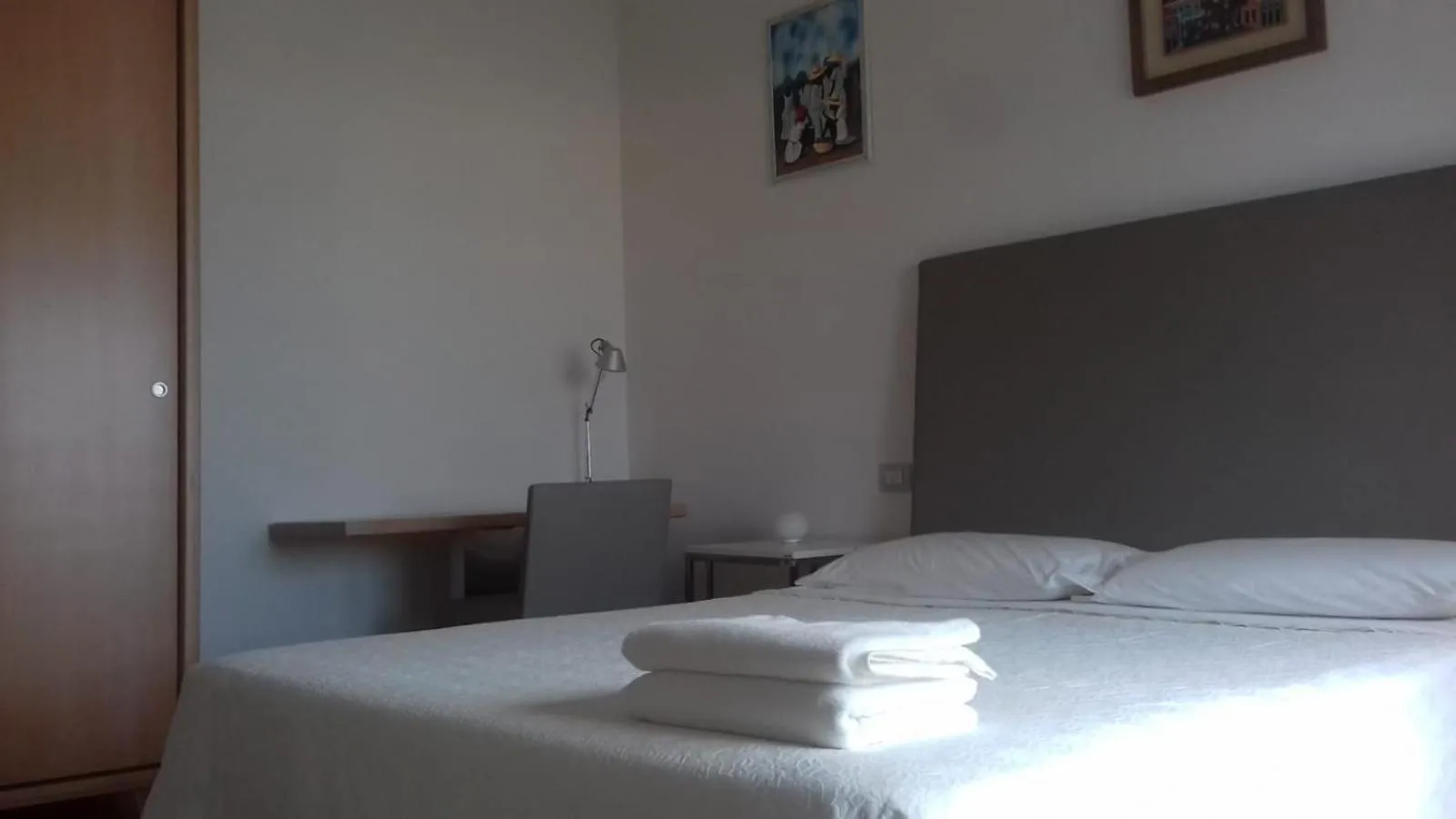 Photo of the whole room, Bed in Belo Horizonte