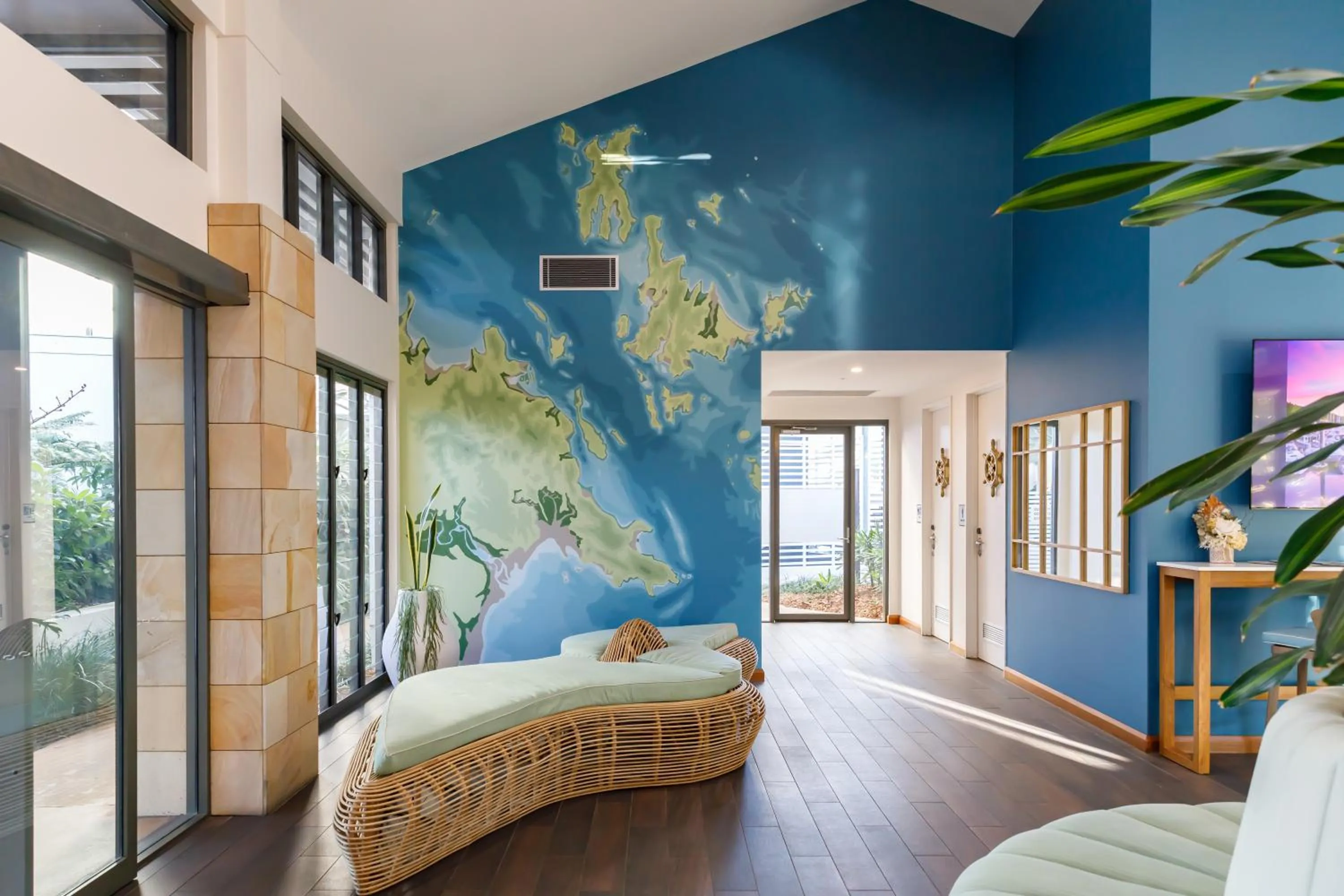 Lobby or reception, Bed in The Boathouse Apartments