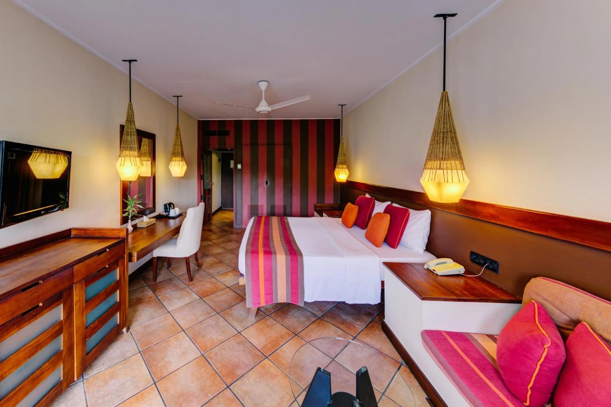 Property building, Bed in Cinnamon Citadel Kandy