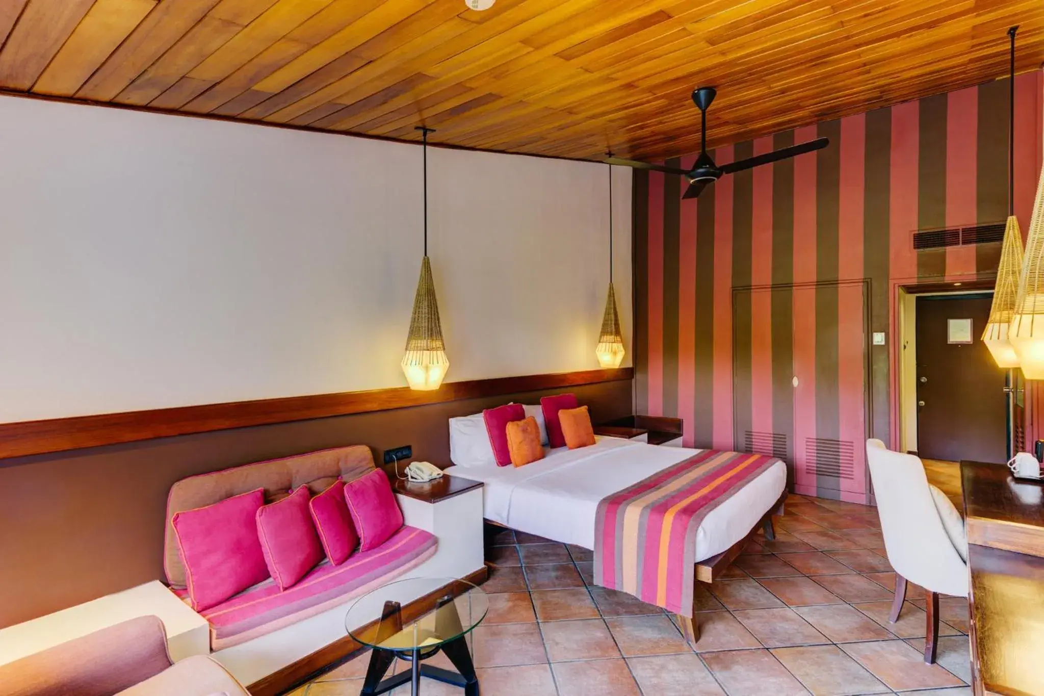 Property building, Bed in Cinnamon Citadel Kandy Property building, Bed in Cinnamon Citadel Kandy