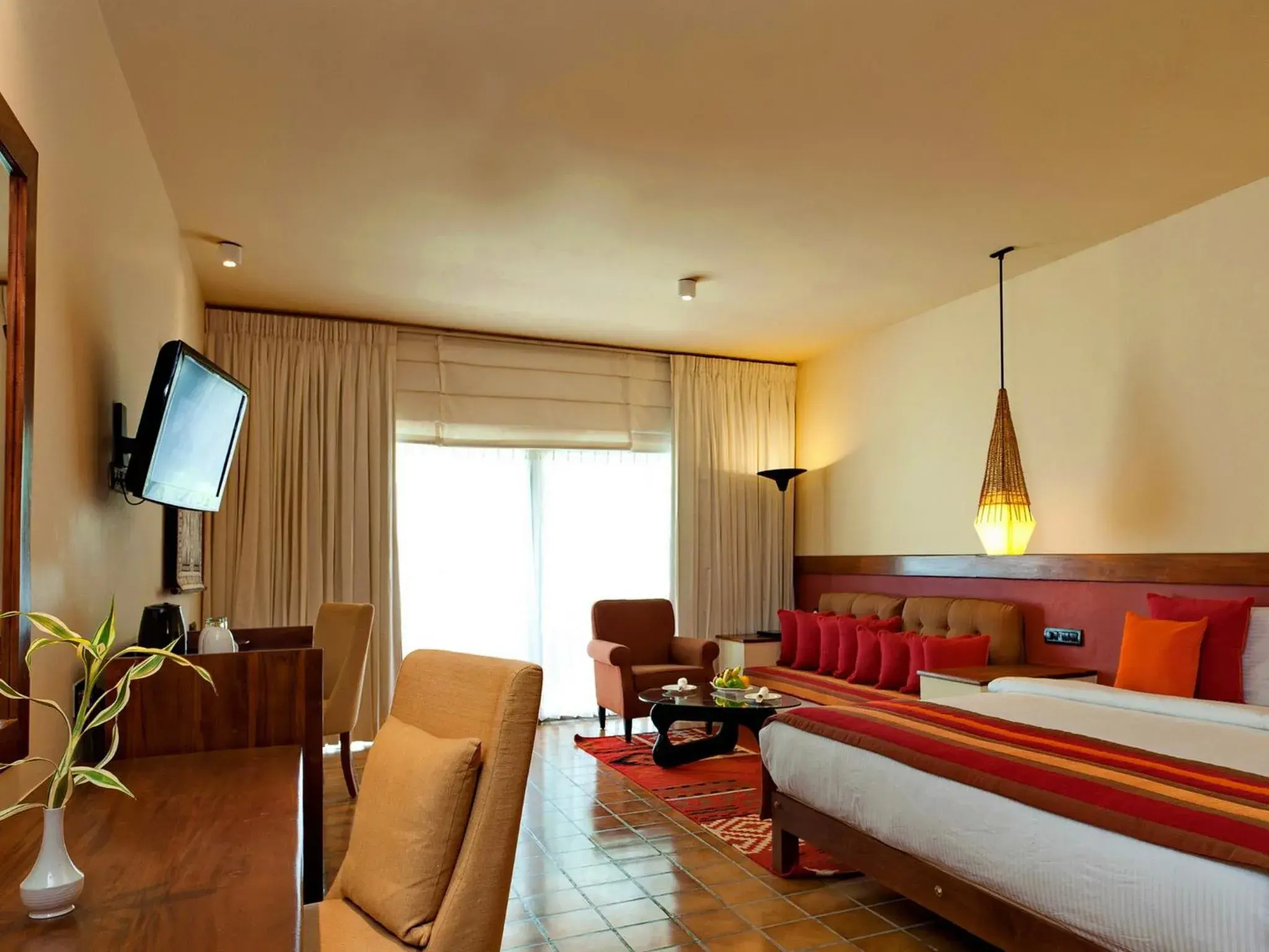 Photo of the whole room, Bed in Cinnamon Citadel Kandy Photo of the whole room, Bed in Cinnamon Citadel Kandy