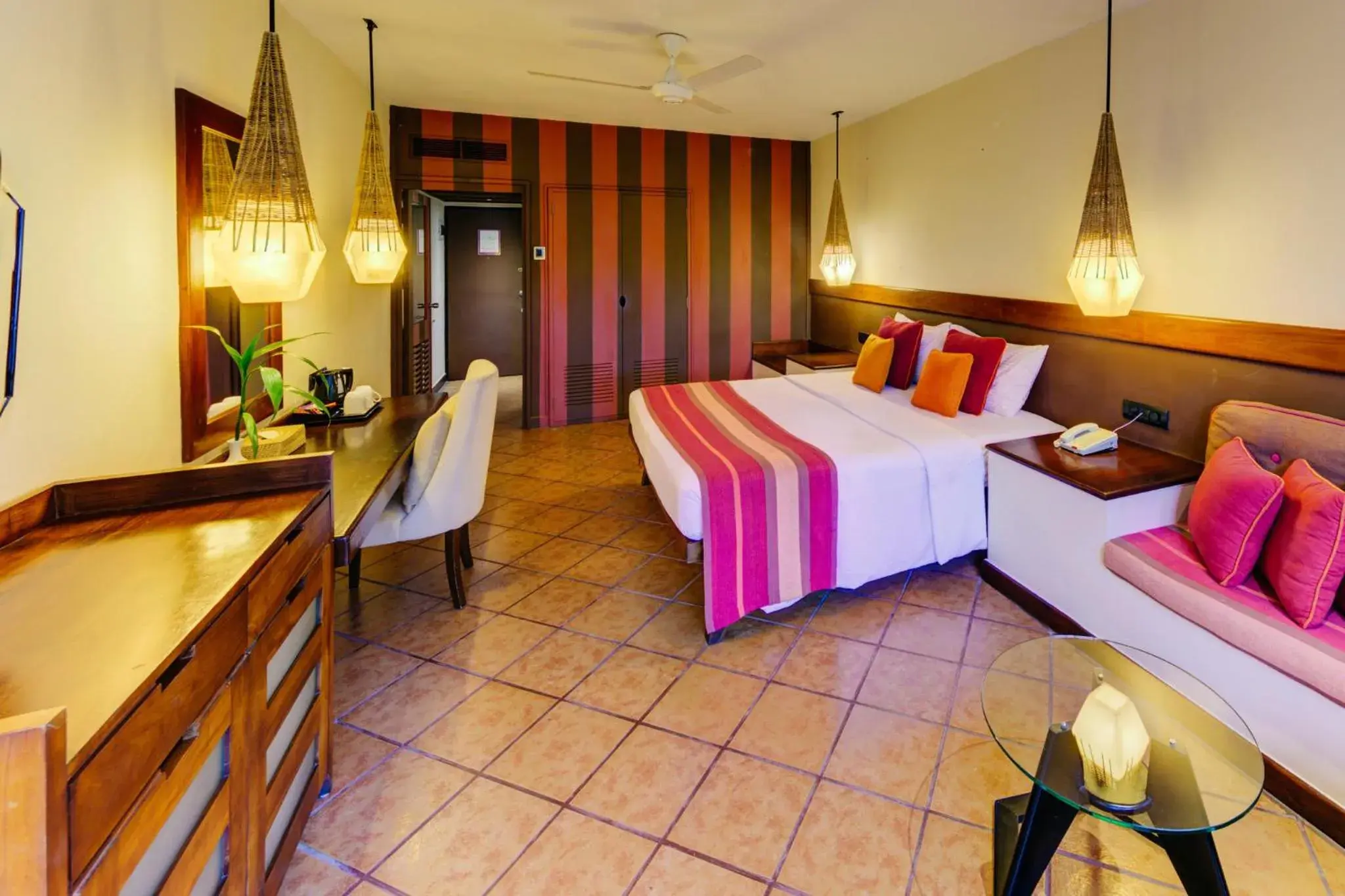 Bedroom, Bed in Cinnamon Citadel Kandy Bedroom, Bed in Cinnamon Citadel Kandy