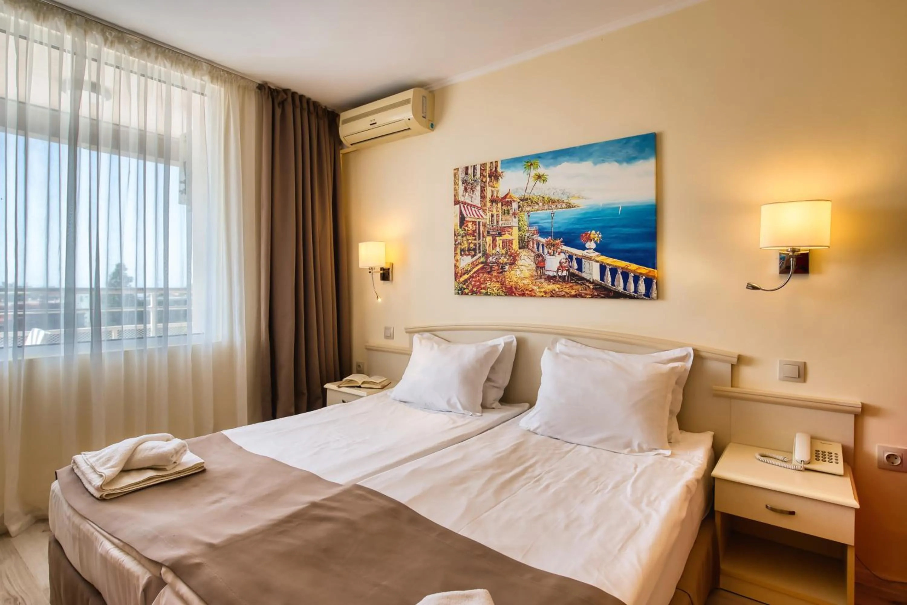 Photo of the whole room, Bed in Detelina Hotel