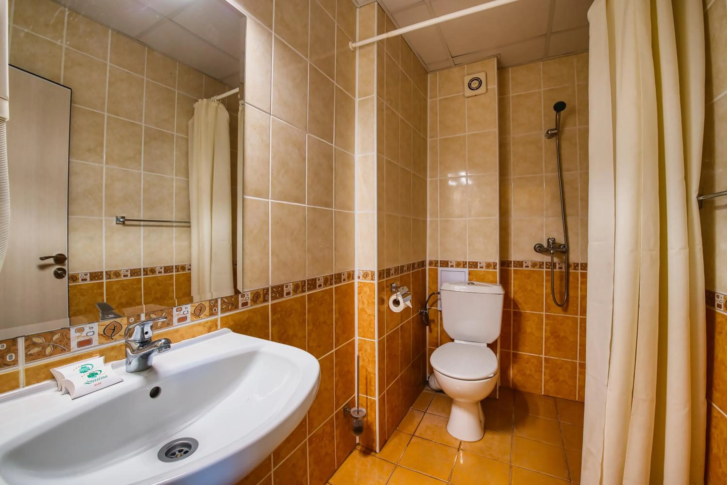 Bathroom in Detelina Hotel