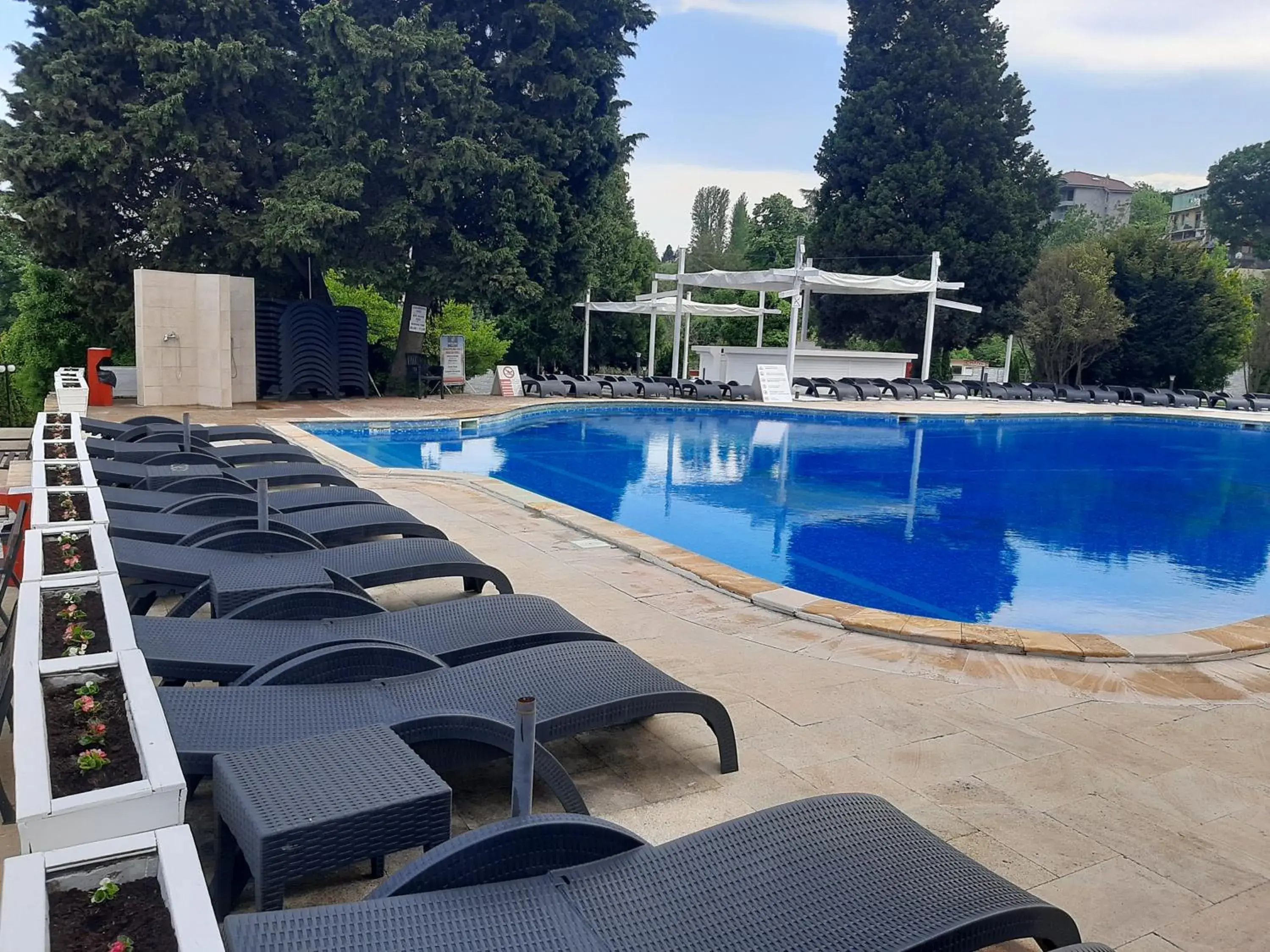 Swimming pool in Detelina Hotel Swimming pool in Detelina Hotel