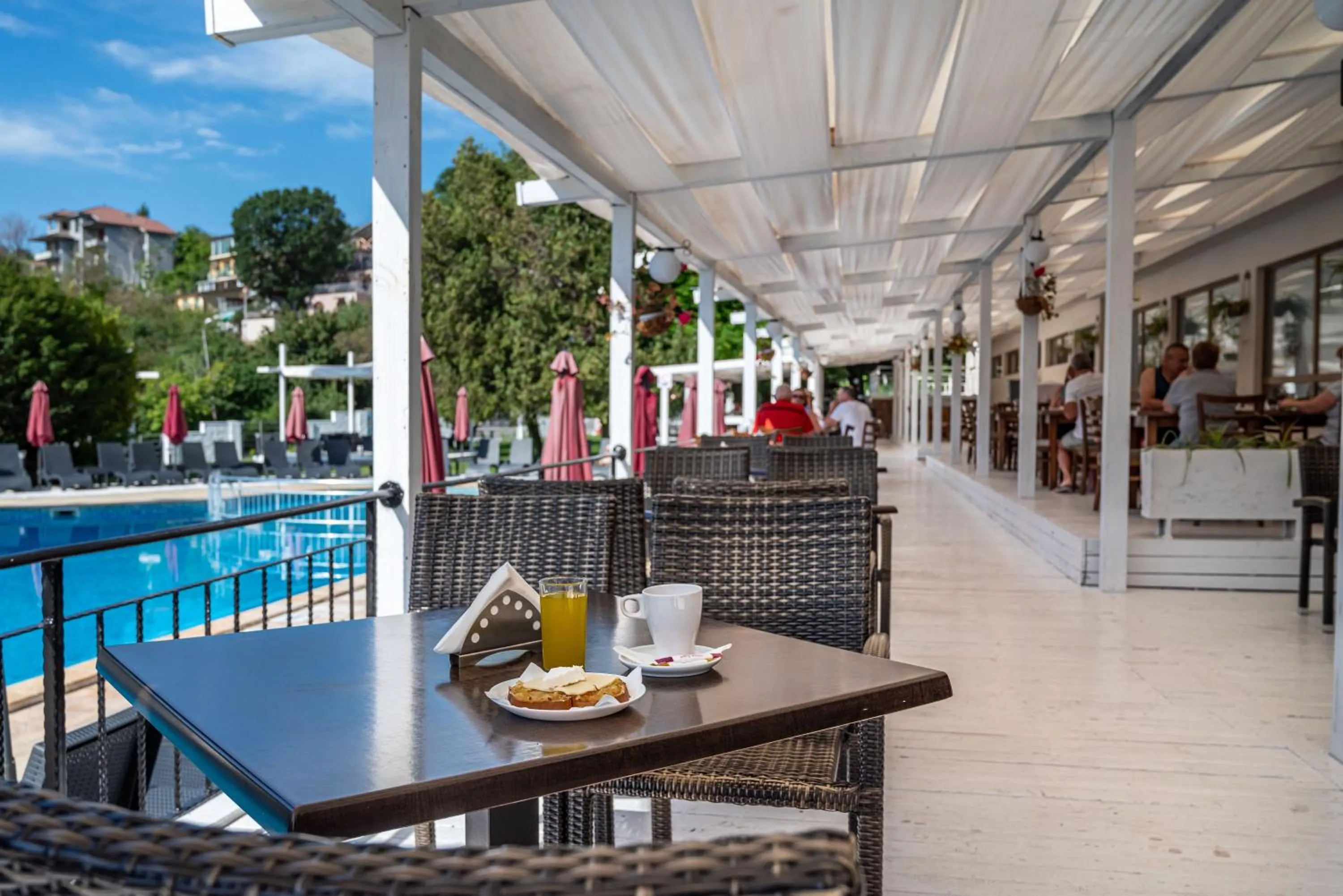 Breakfast in Detelina Hotel