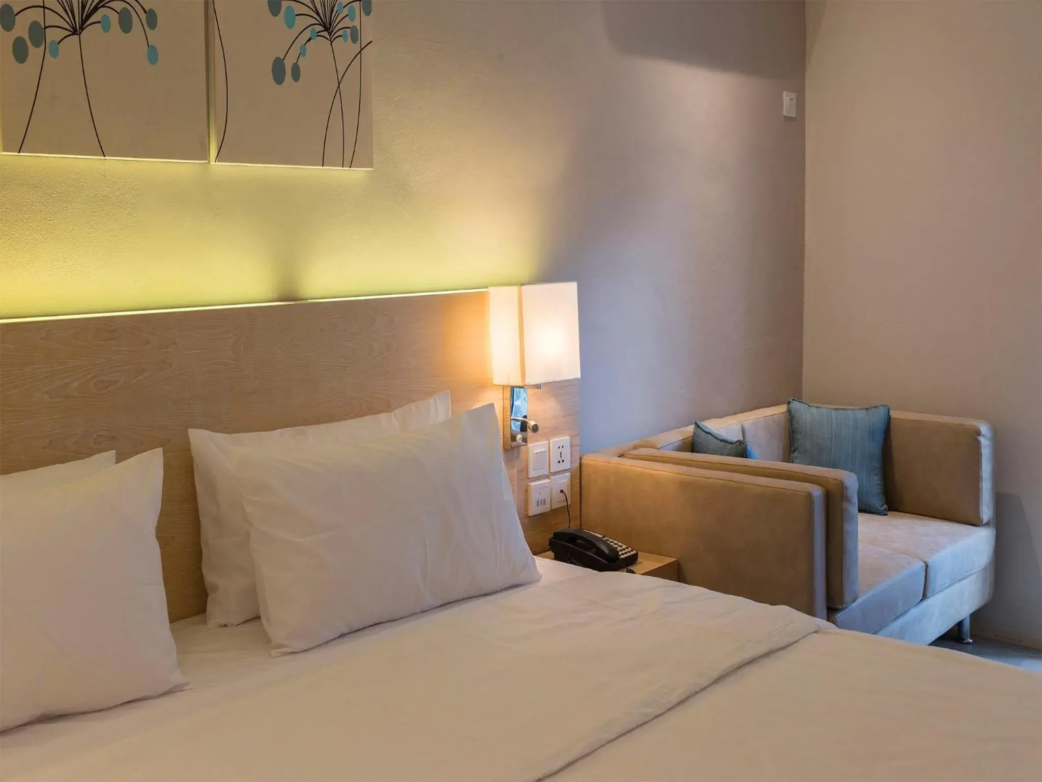 Photo of the whole room, Bed in Pereybere Hotel & Spa Photo of the whole room, Bed in Pereybere Hotel & Spa