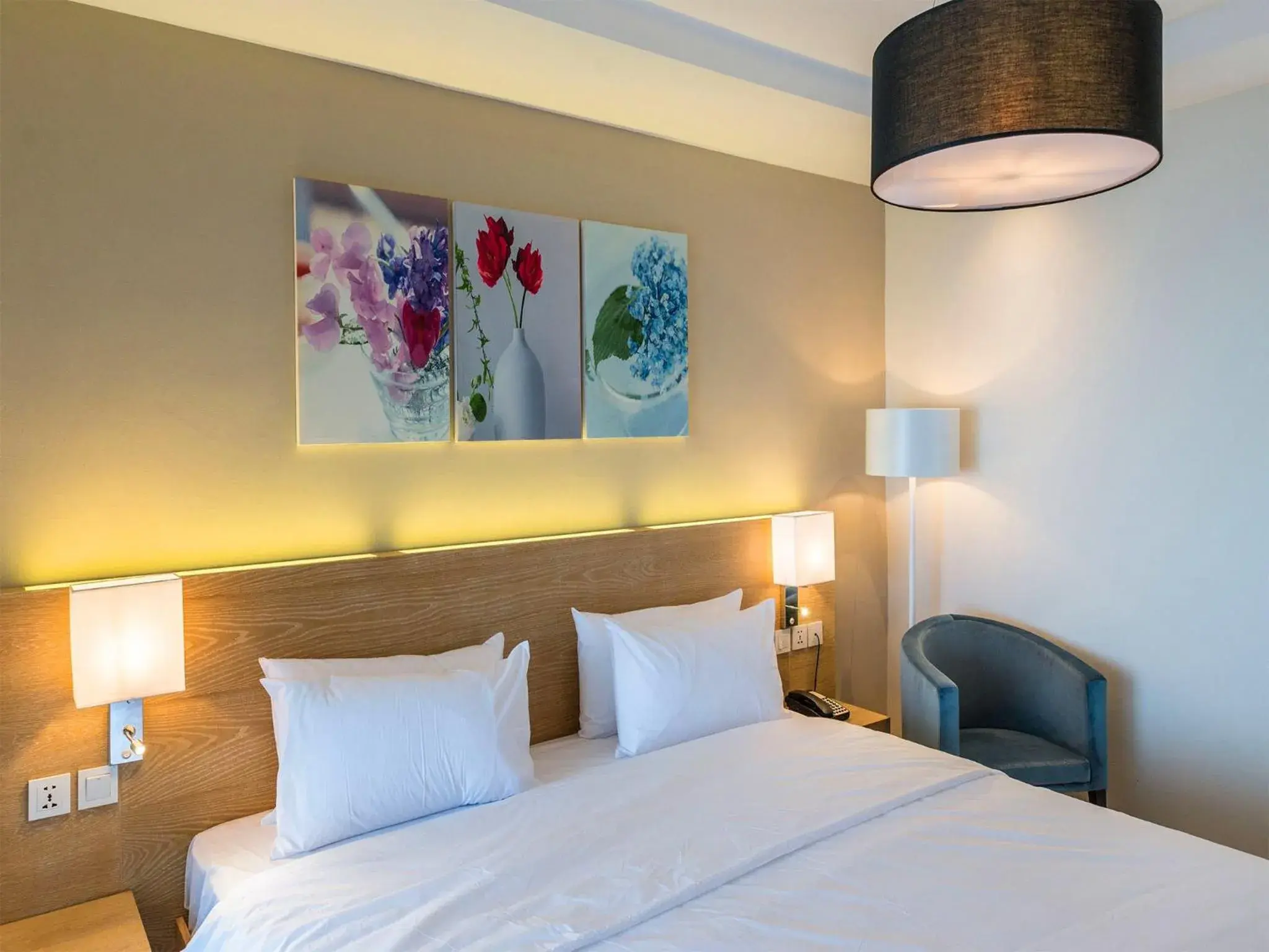 Seating area, Bed in Pereybere Hotel & Spa Seating area, Bed in Pereybere Hotel & Spa