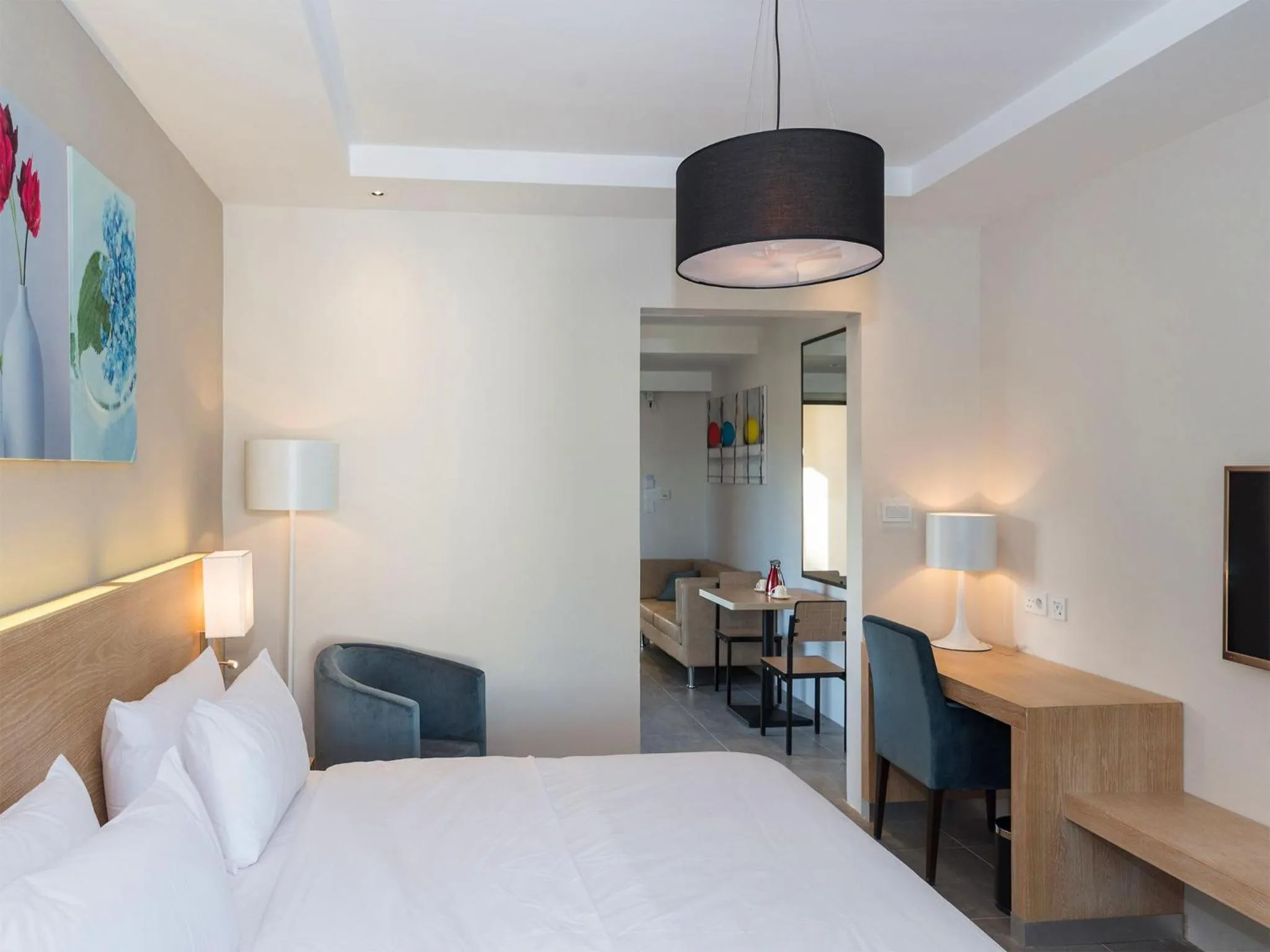 Photo of the whole room, Bed in Pereybere Hotel & Spa