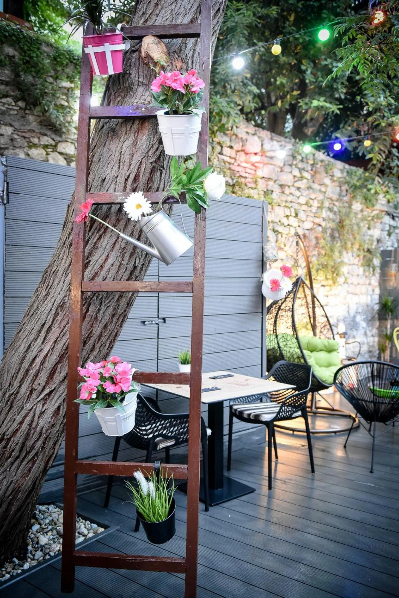 Restaurant/places to eat in Downtown Boutique Hostel