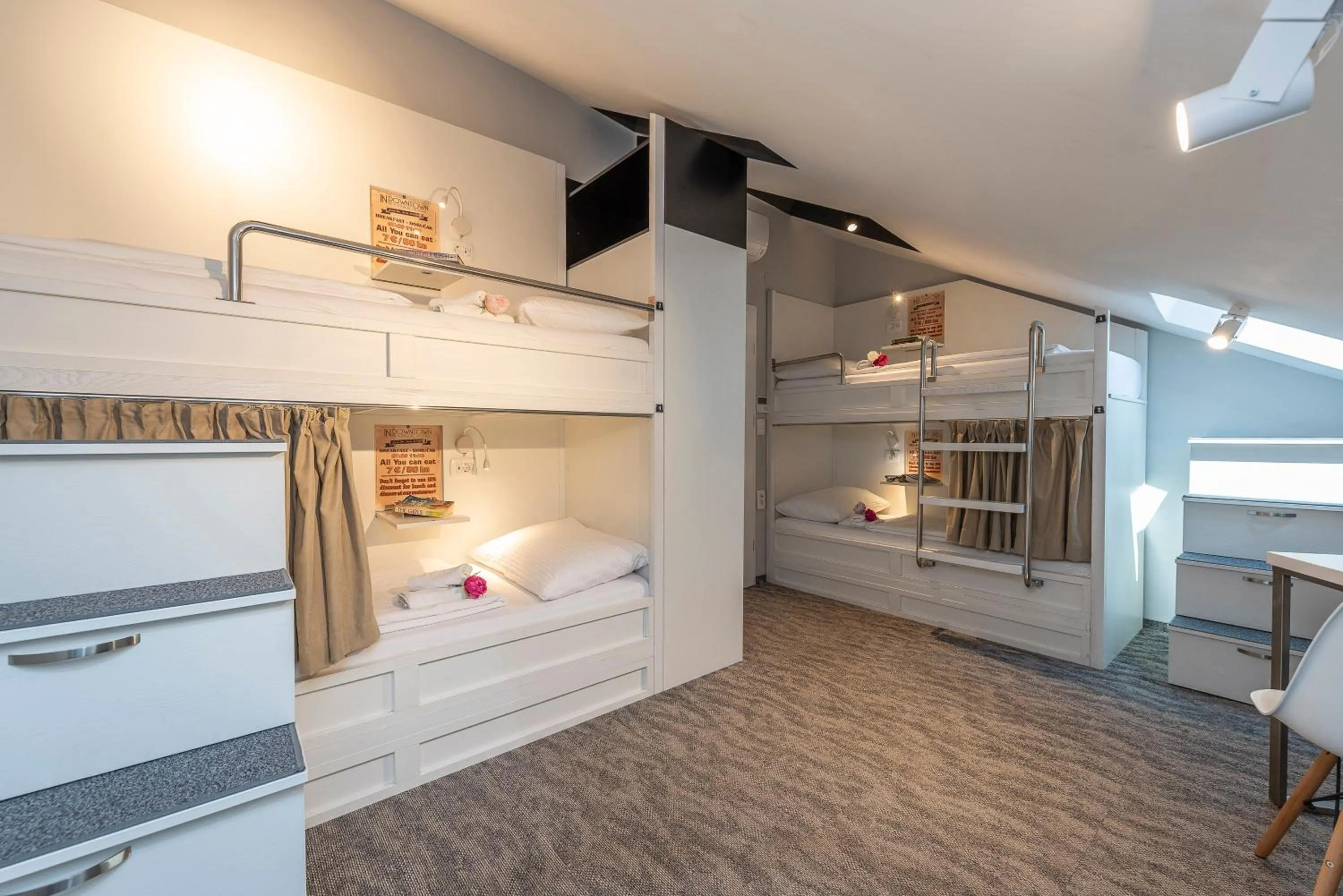 Bedroom, Bed in Downtown Boutique Hostel