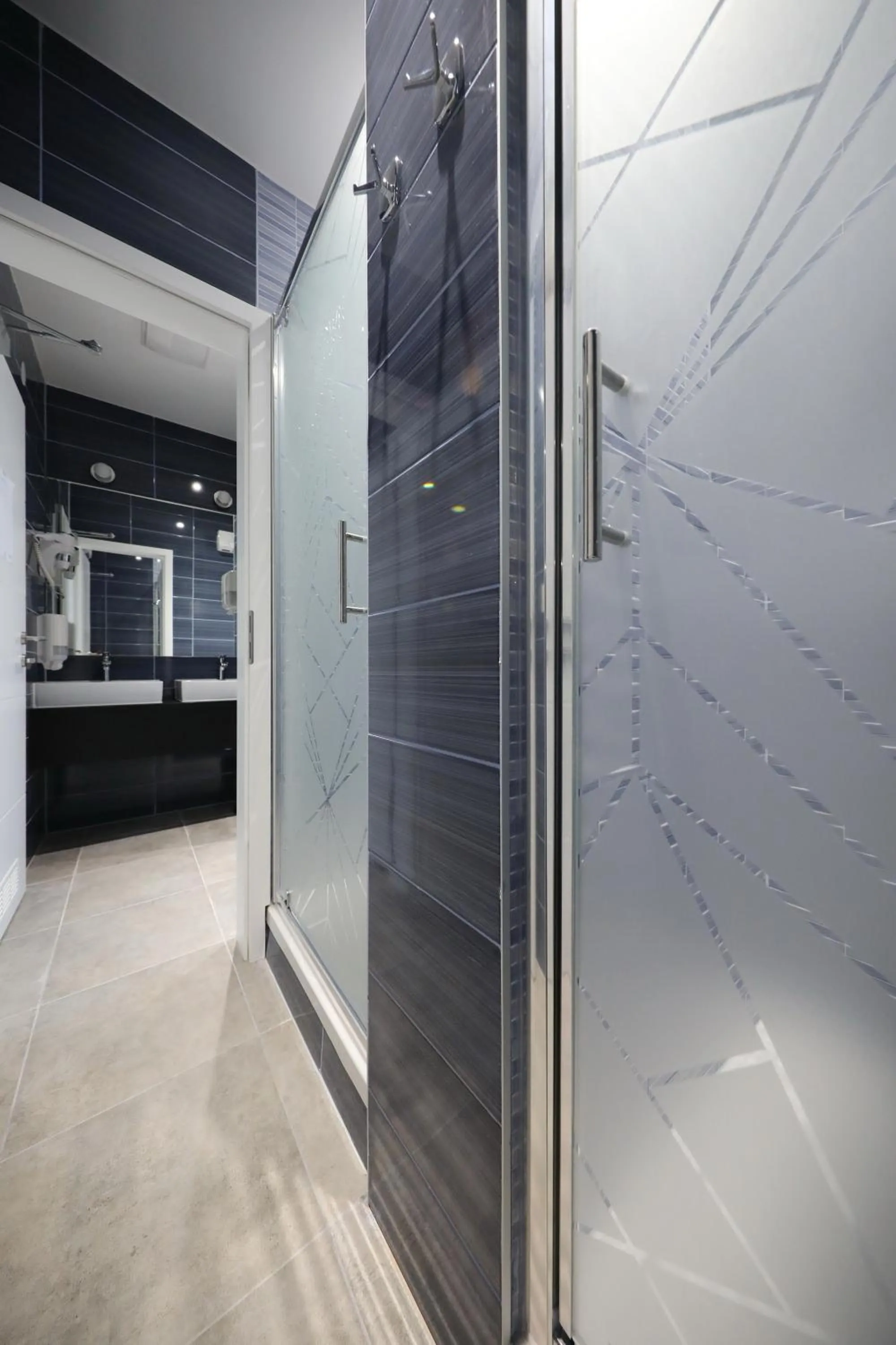 Shower in Downtown Boutique Hostel