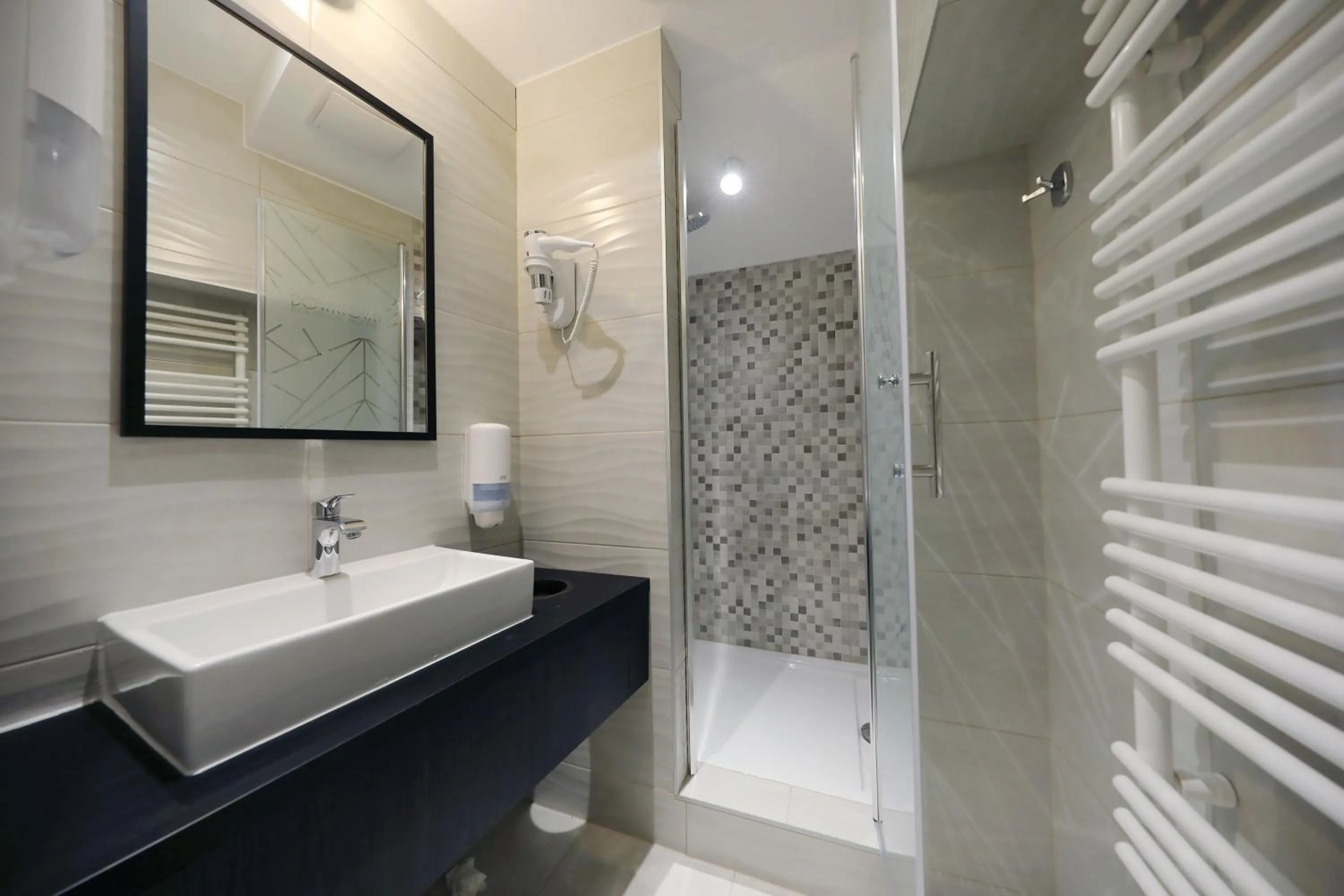 Shower in Downtown Boutique Hostel