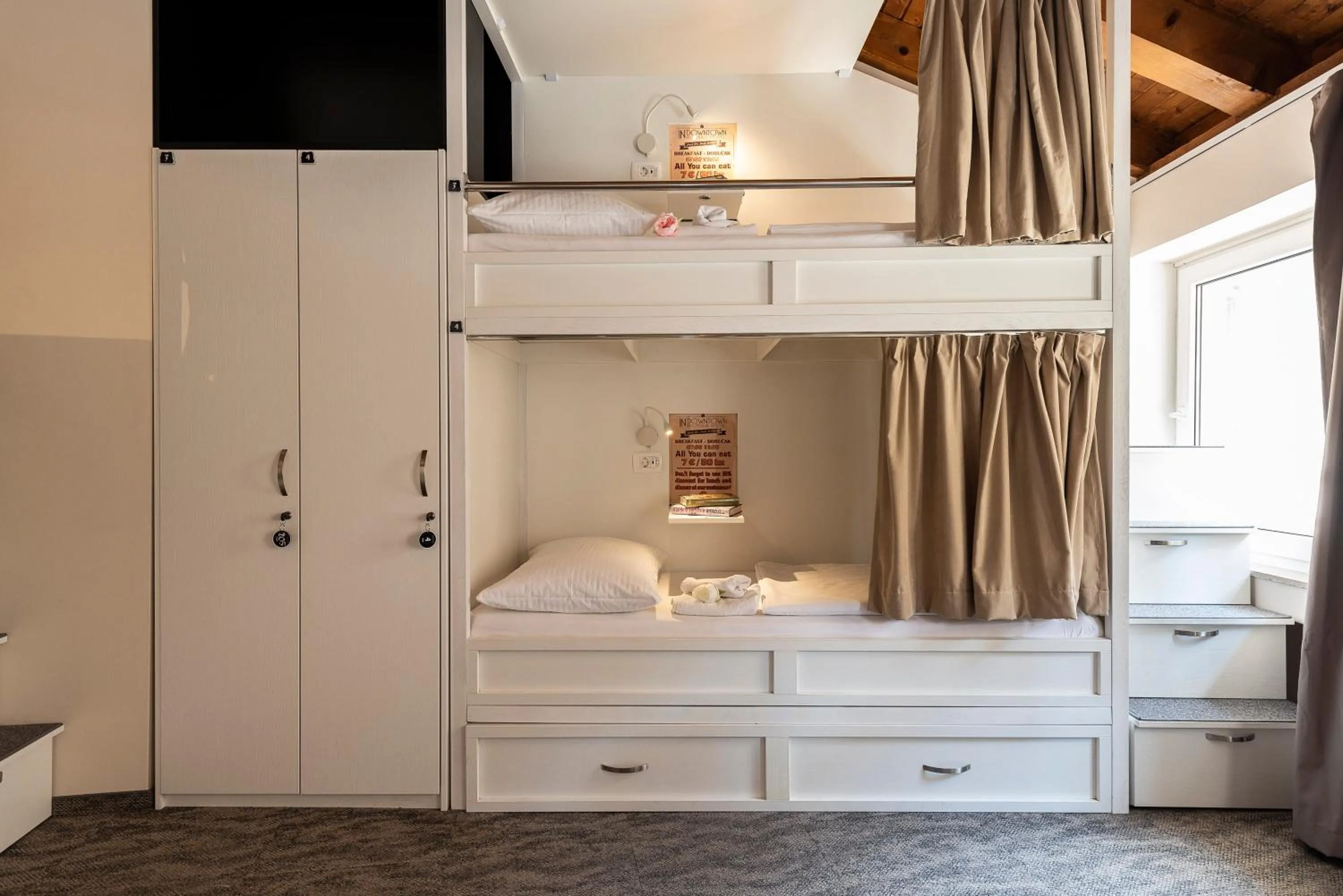 Bedroom, Bed in Downtown Boutique Hostel