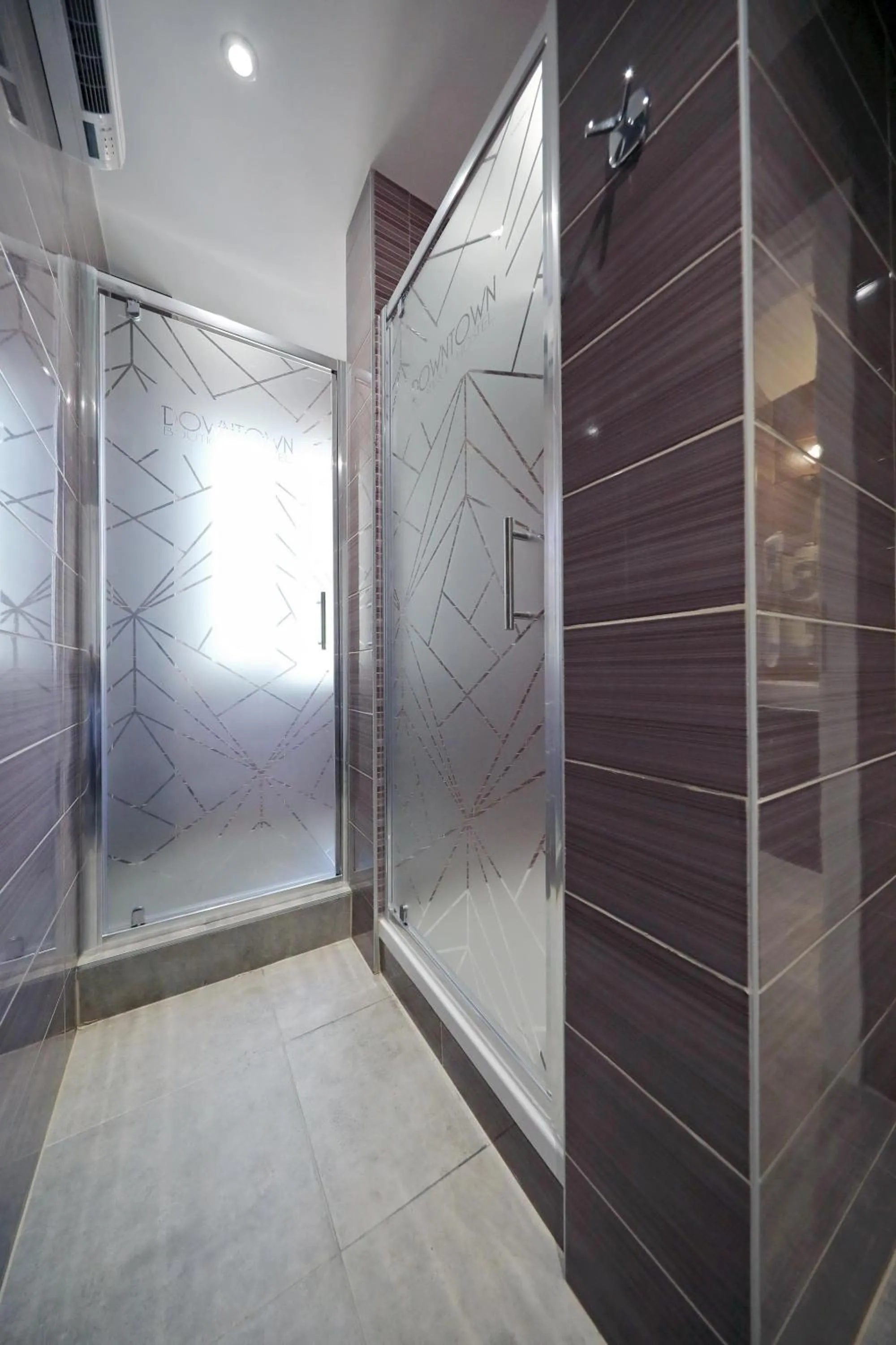 Shower in Downtown Boutique Hostel