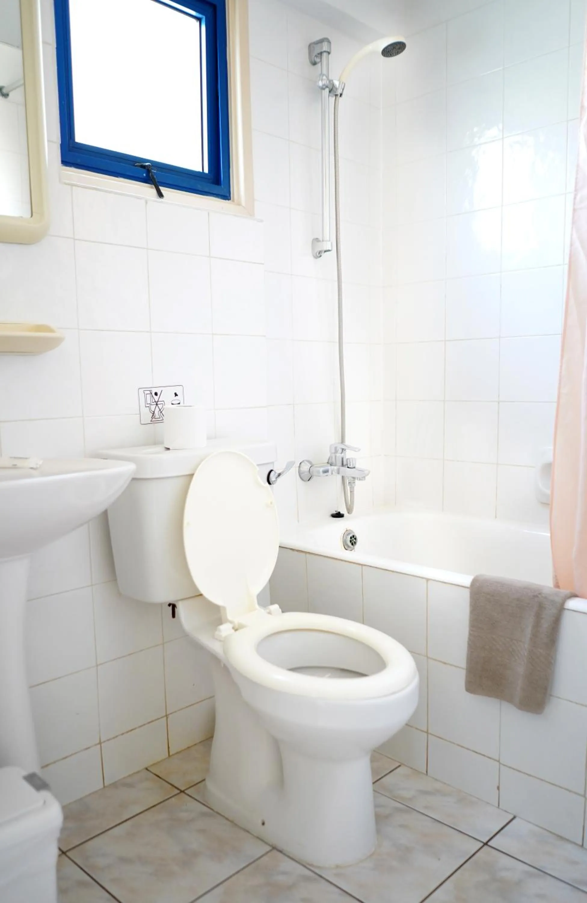 Toilet in Green Bungalows Hotel Apartments - Residents Only