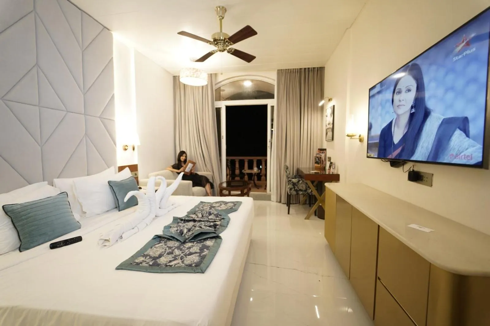 Bed in Evershine Resort & Spa