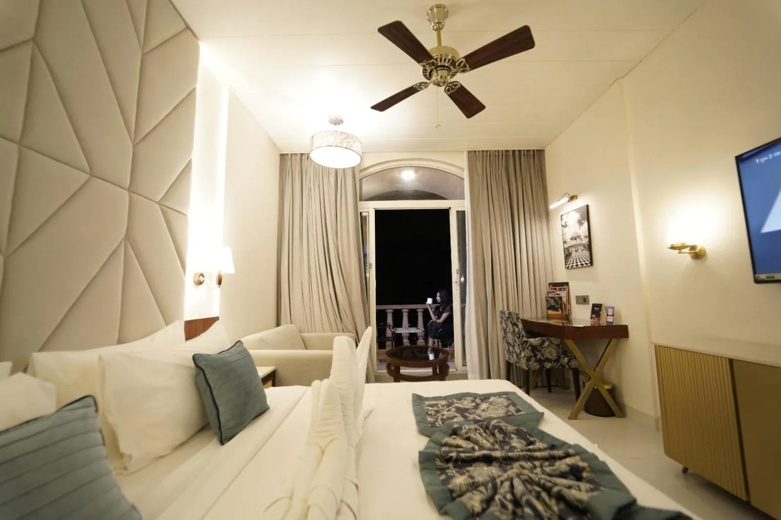 Bed in Evershine Resort & Spa