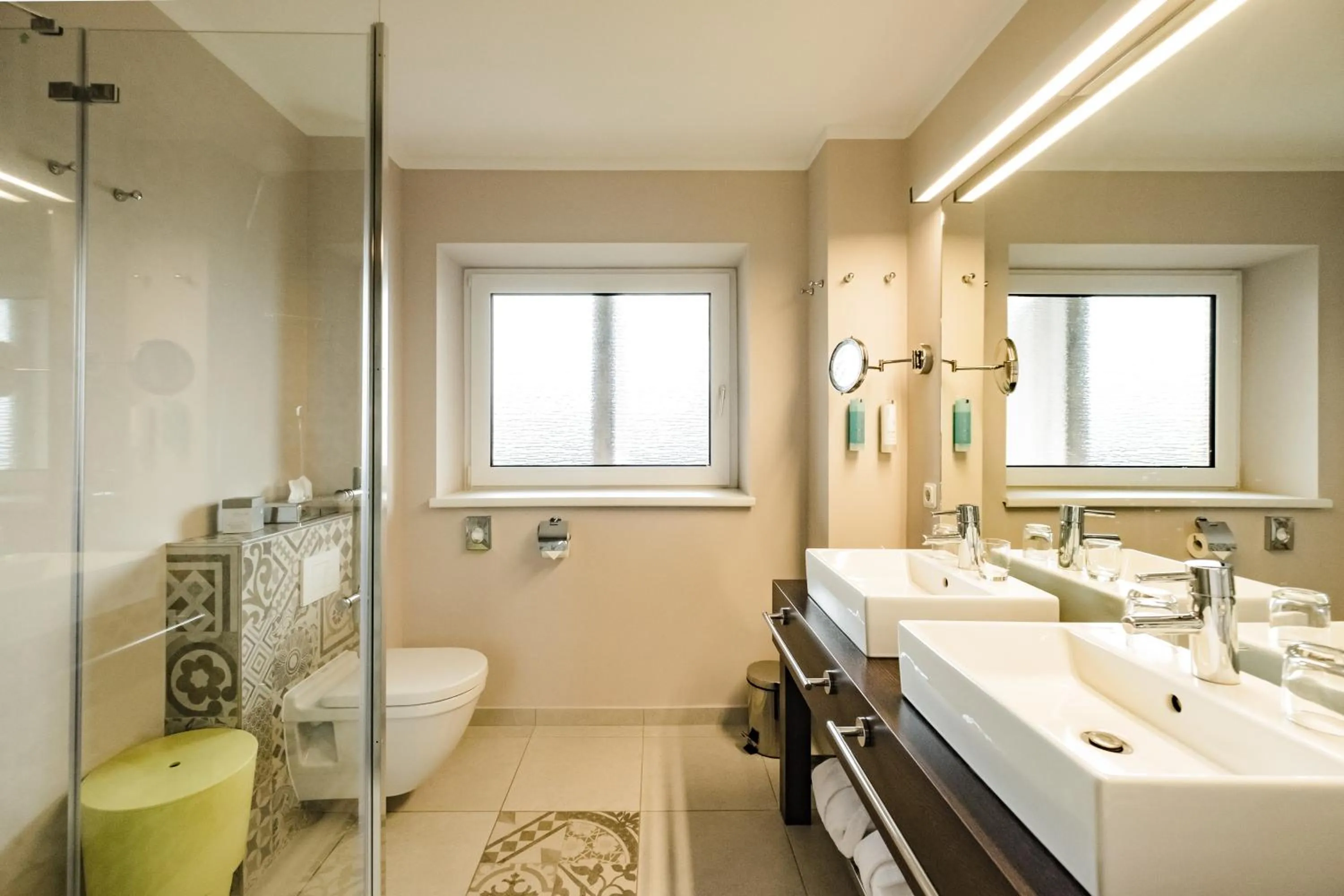 Shower in Retro Design Hotel