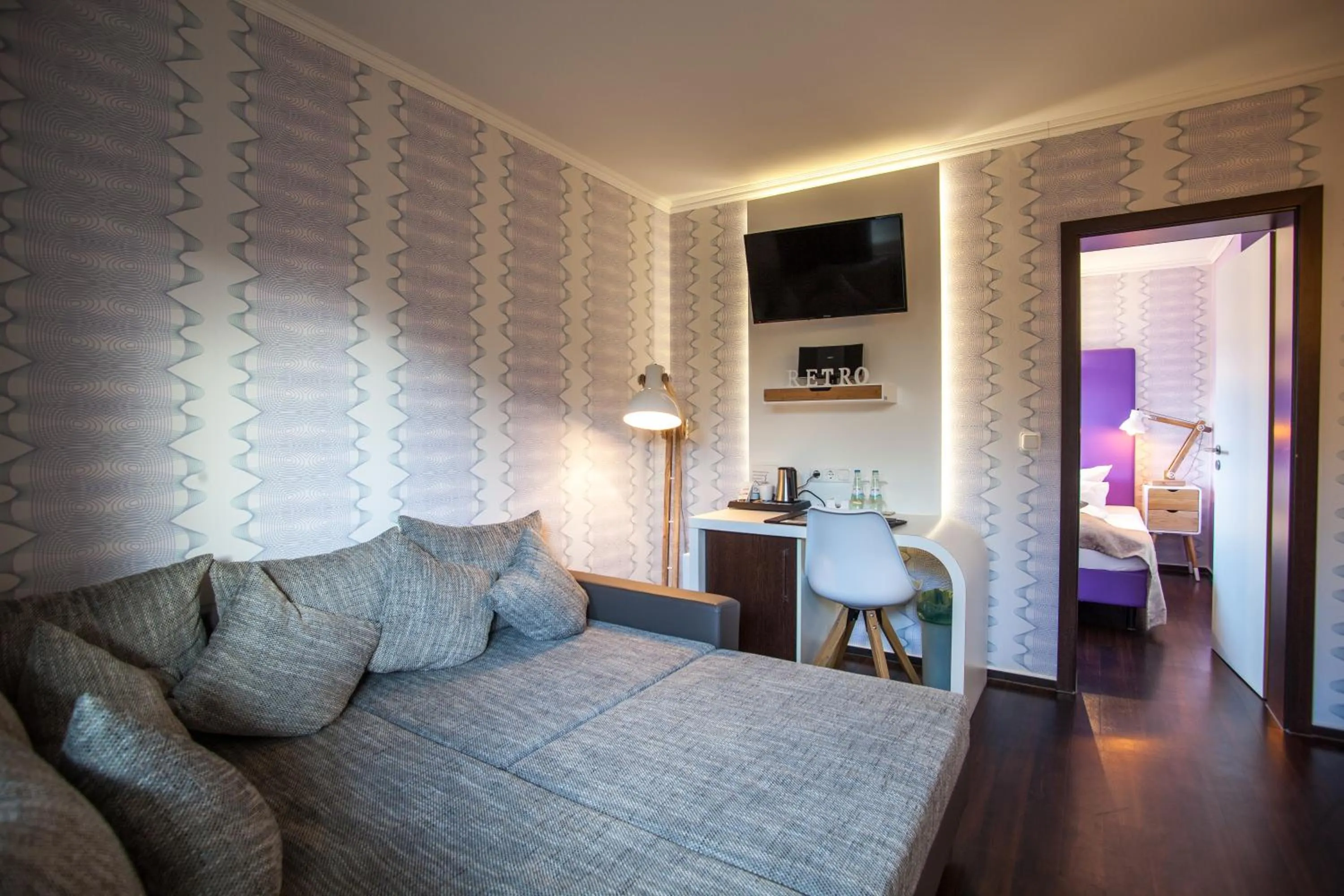 Photo of the whole room, Bed in Retro Design Hotel