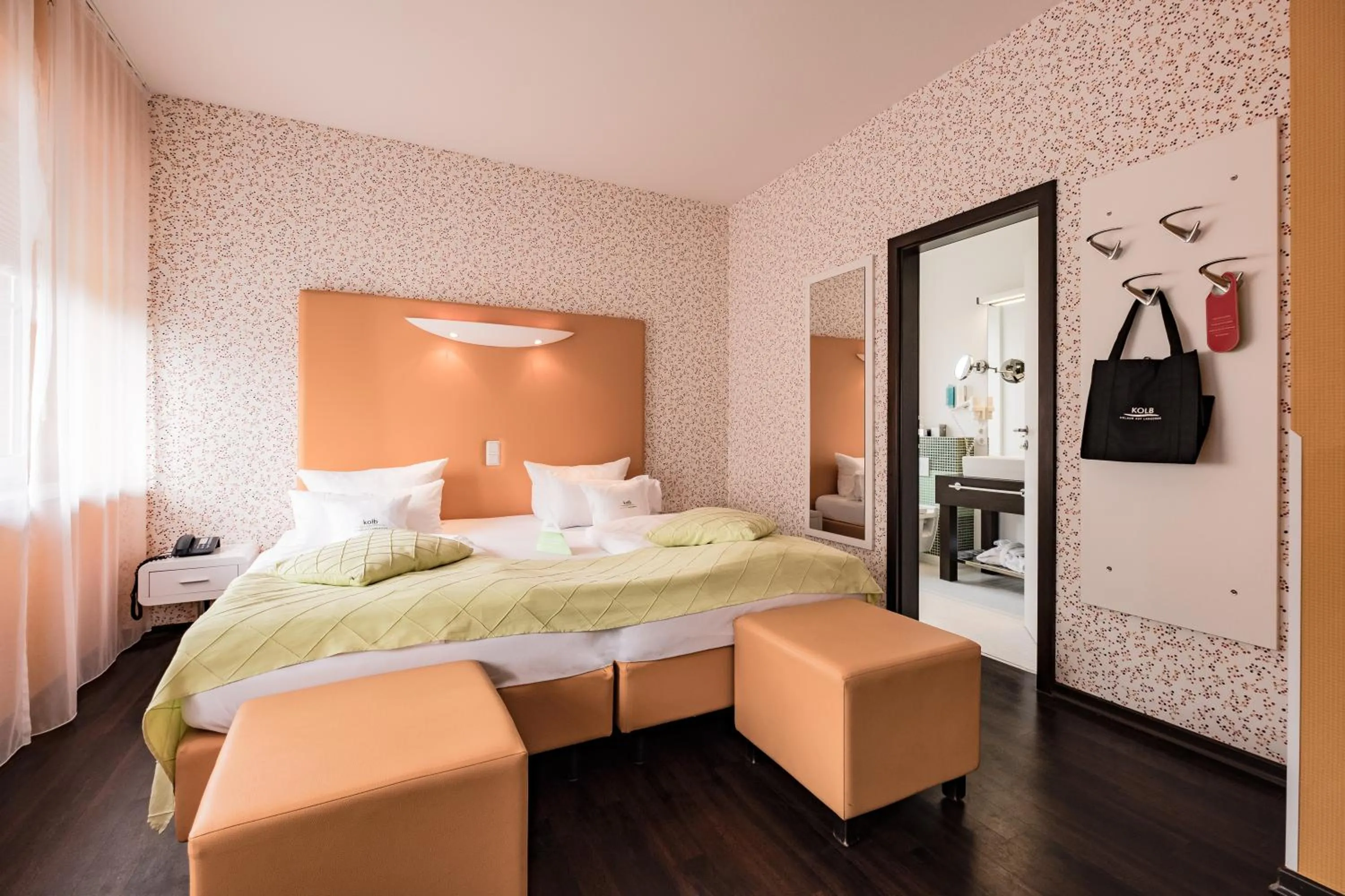 Photo of the whole room, Bed in Retro Design Hotel