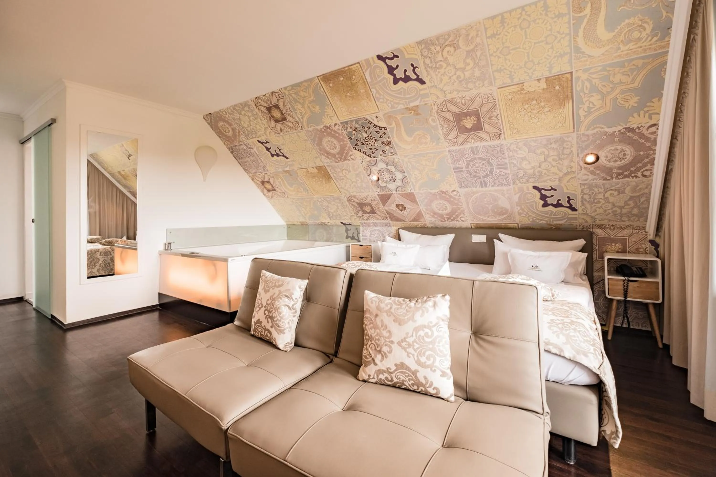 Photo of the whole room, Bed in Retro Design Hotel