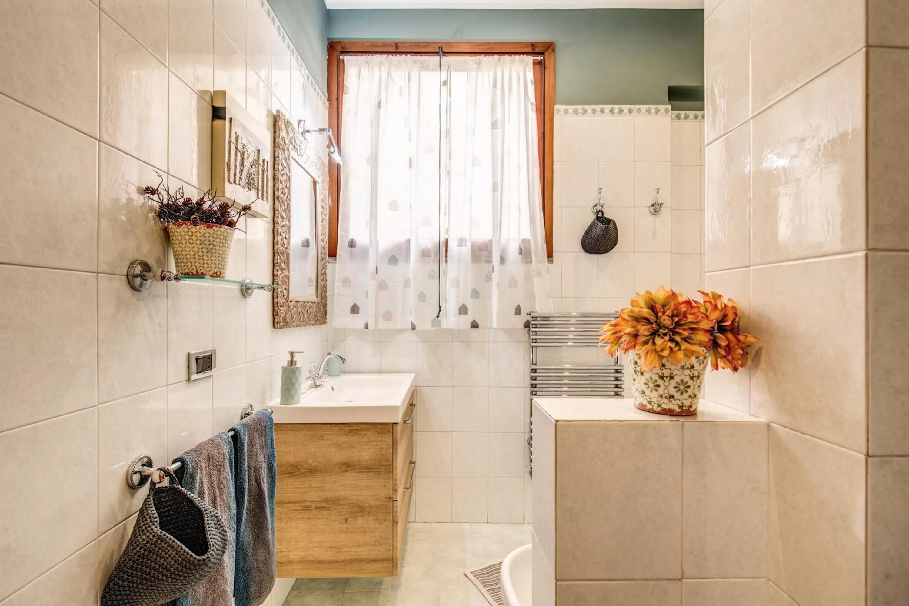 Bathroom in Spanish Steps Miracle Suite